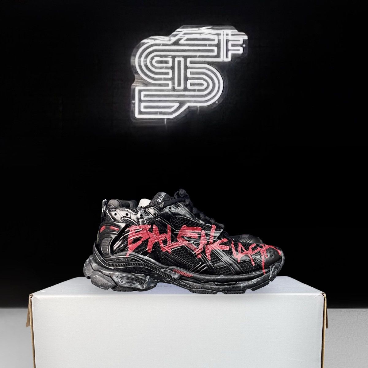 Balenciaga Balenciaga Runner Black Graffiti Size US 6 / EU 39 - 1 Thumbnail