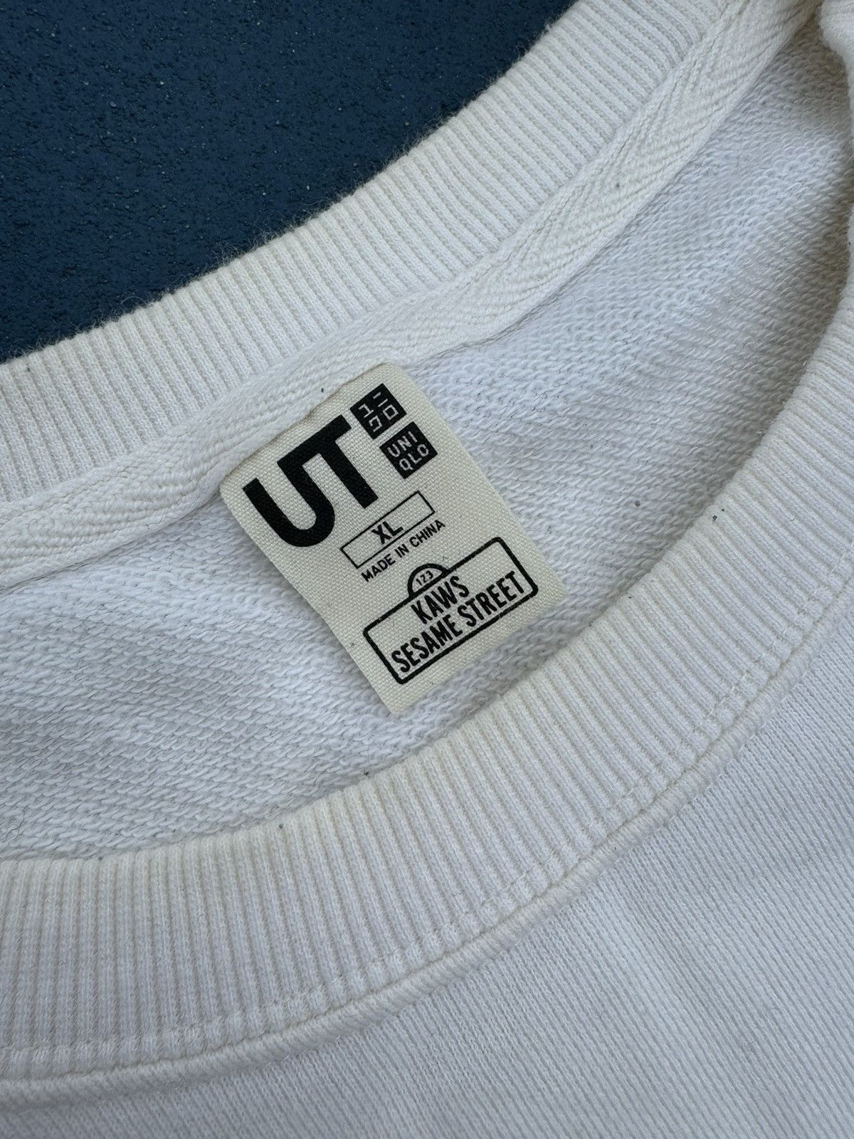 Kaws × Uniqlo Kaws X Uniqlo X Sesame Street Crewneck Sweatshirt Size US XL / EU 56 / 4 - 6 Thumbnail