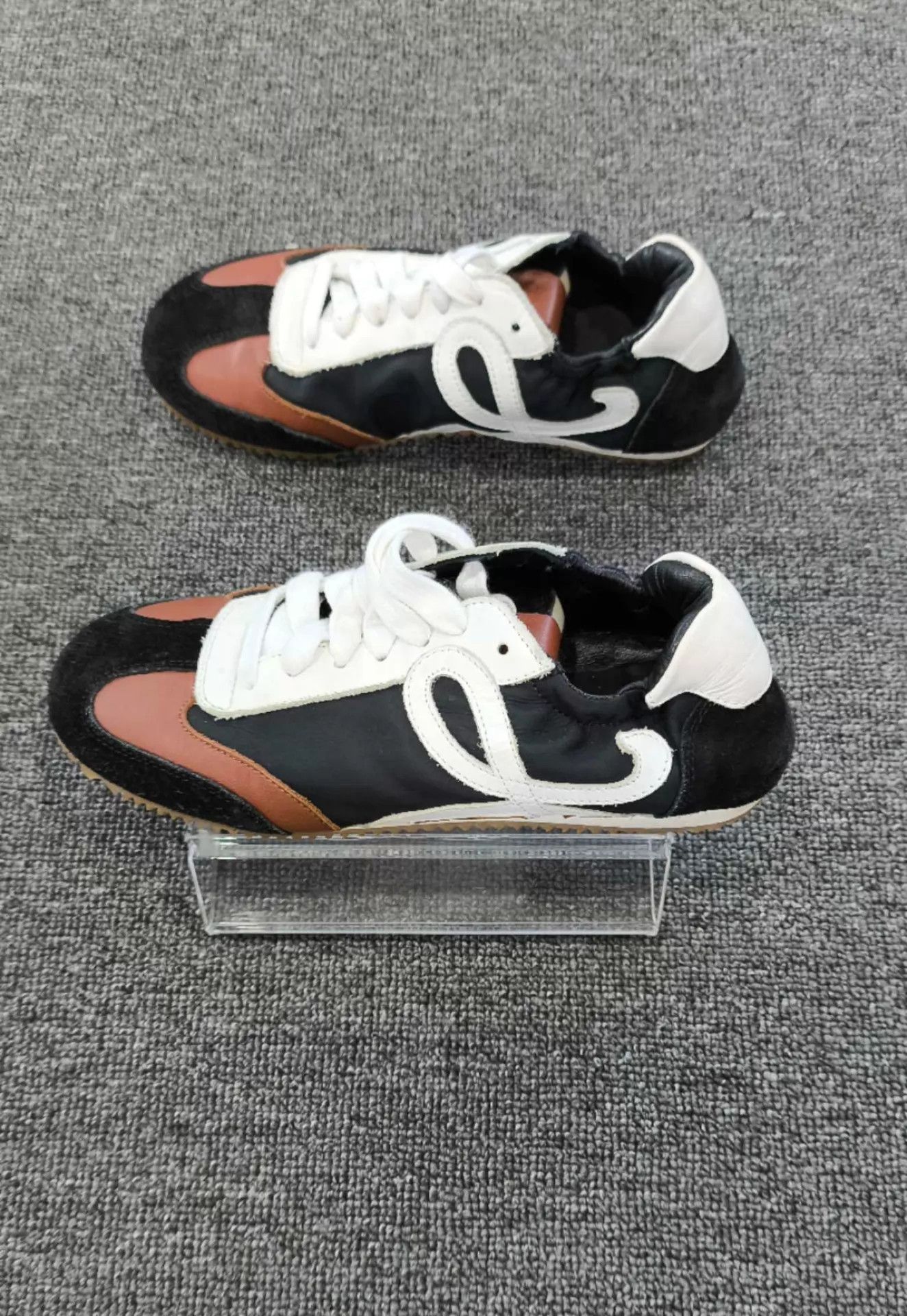 Loewe LOEWE Classic Sneaker B&W Brown Lace-Up Low-Top 36 Size US 5.5 / IT 35.5 - 3 Thumbnail