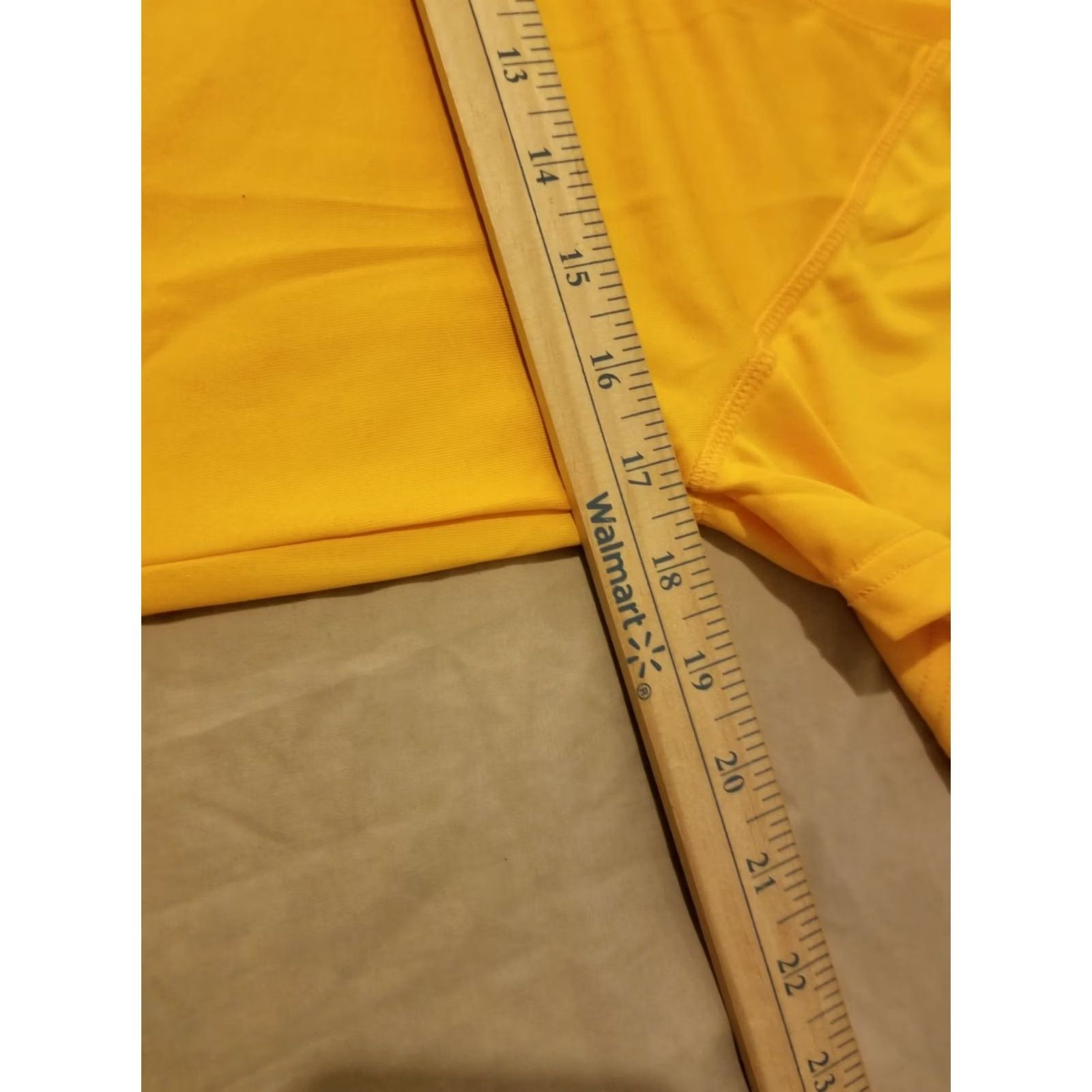 Under Armour Womens Under Armour Shirt M Medium Yellow Athletic Gym Workout T-Shirt Womens M Yellow Under Armour Shirt Size M / US 6-8 / IT 42-44 - 5 Thumbnail