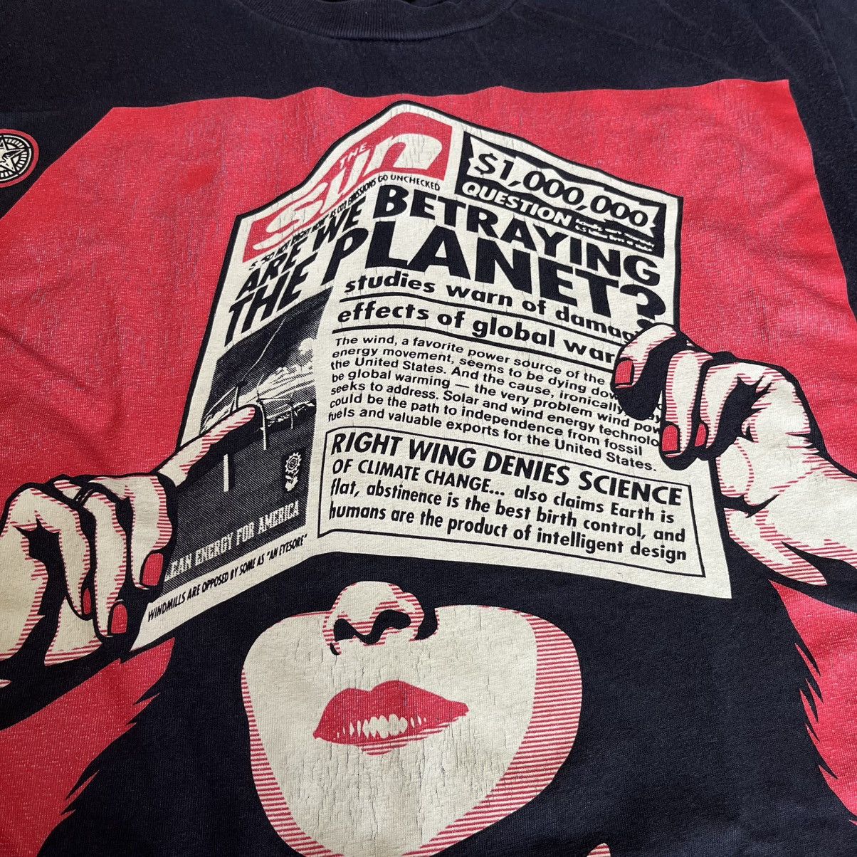 Obey × Vintage Vintage 2000s Obey Are We Betraying the Planet Political Tee Size US M / EU 48-50 / 2 - 3 Thumbnail