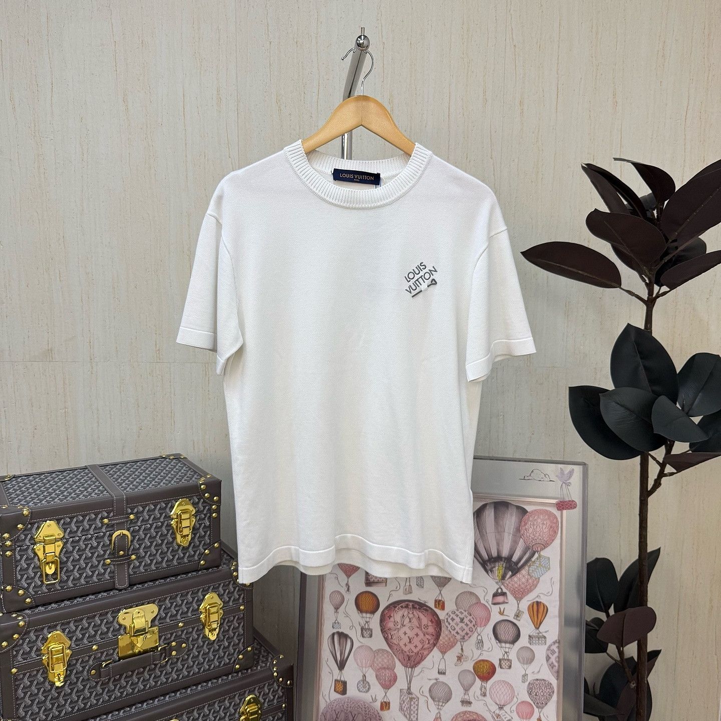 Louis Vuitton Louis Vuitton Logo Patch Short Sleeve T-Shirt Size XL Size US XL / EU 56 / 4 - 1 Thumbnail