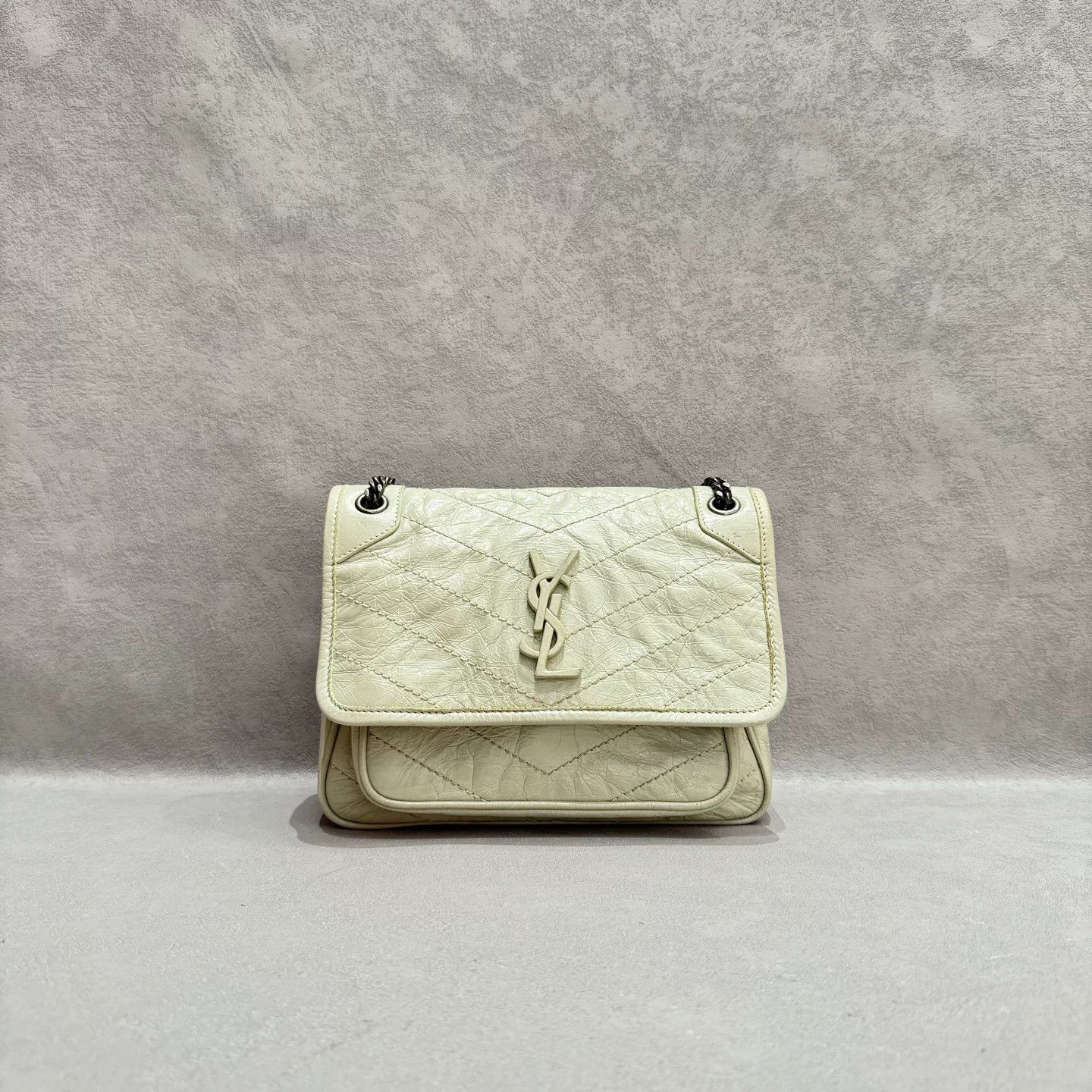 Saint Laurent Paris Pre-loved Bag Very good condition Size ONE SIZE - 1 Thumbnail