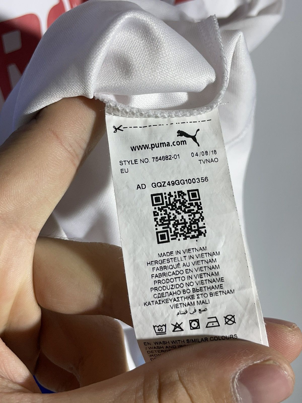 Puma Grasshopper Club Zurich Puma 2018-19 Home Football Shirt Size US L / EU 52-54 / 3 - 14 Thumbnail