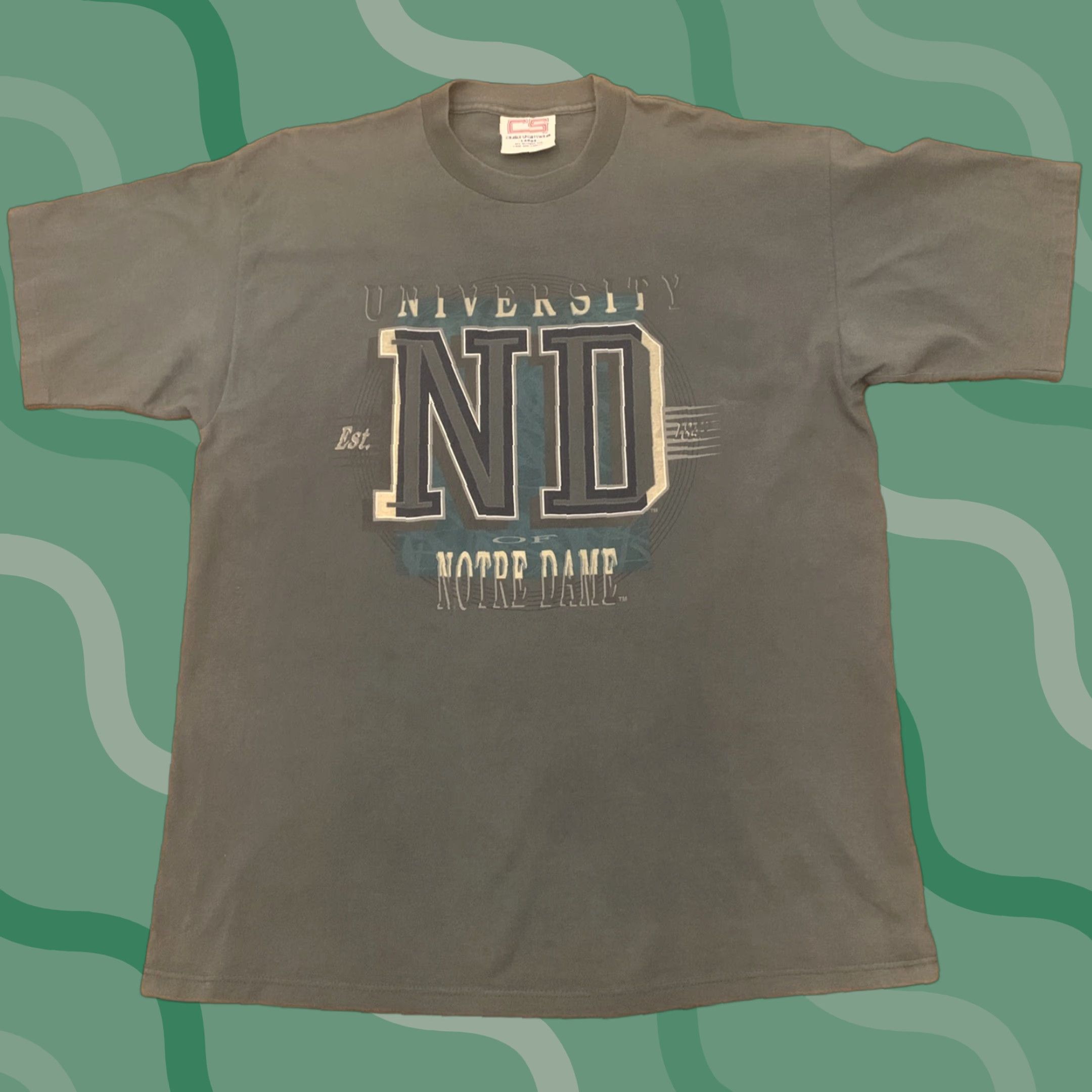 Delta VINTAGE Delta 90s Notre Dame Fighting Irish Shirt Adult Large Green NCAA Graphic Mens Size US L / EU 52-54 / 3 - 1 Thumbnail