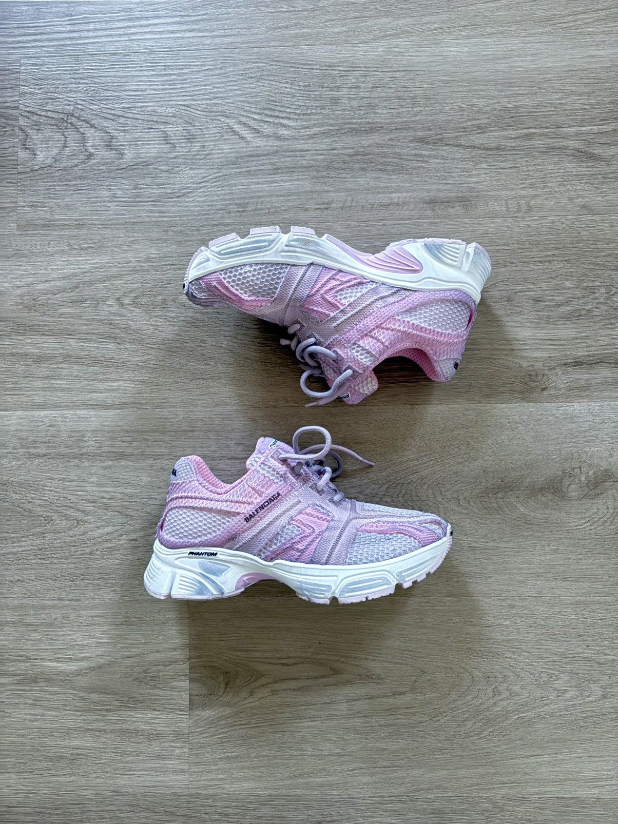 Balenciaga ꜱᴏʟᴅ Balenciaga Phantom Sneakers Size US 8 / IT 38 - 1 Thumbnail