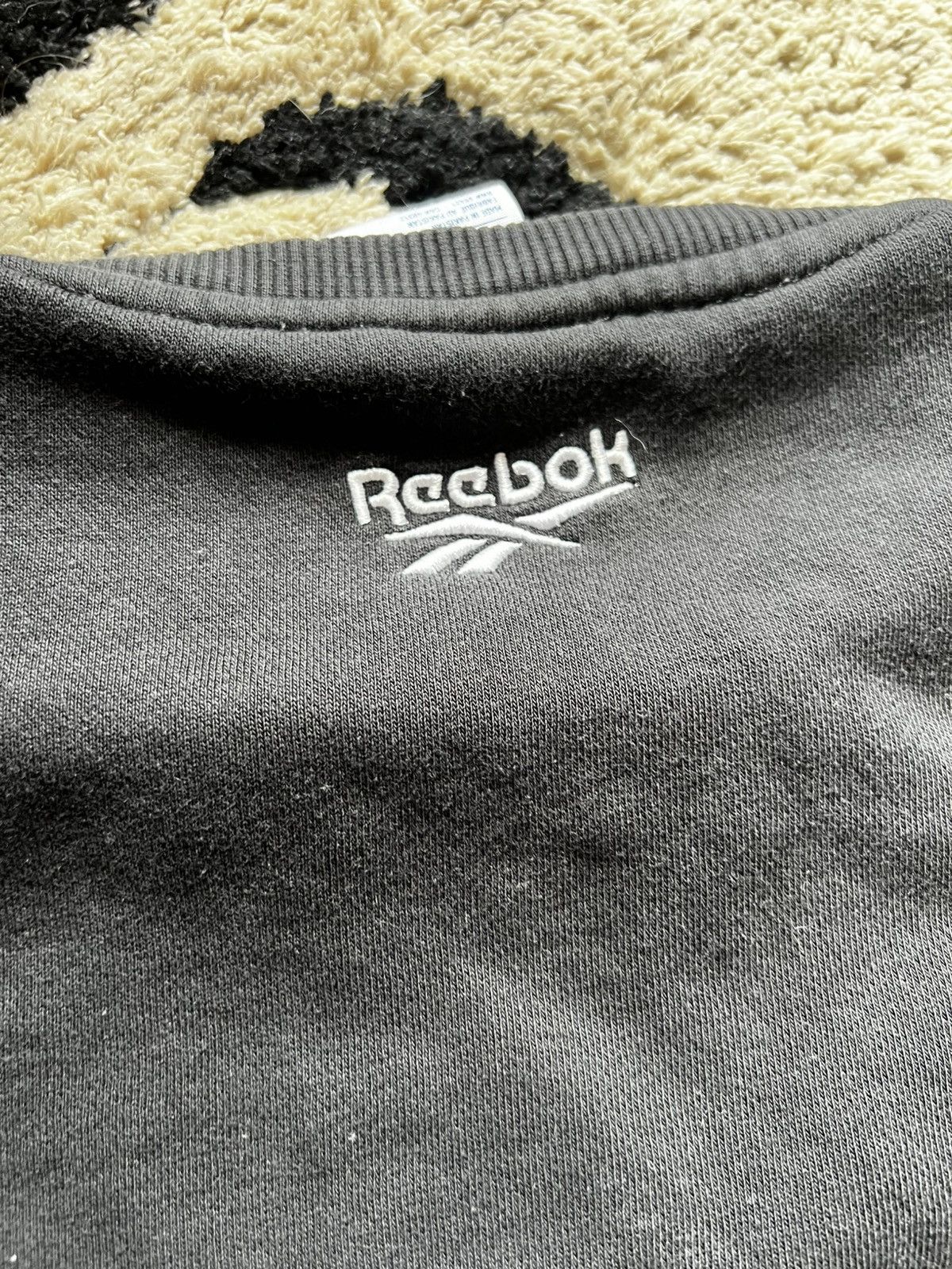 Reebok × Sports Specialties × Vintage Vintage Reebok Classic Crop Top Sweatshirt Size M / US 6-8 / IT 42-44 - 3 Thumbnail