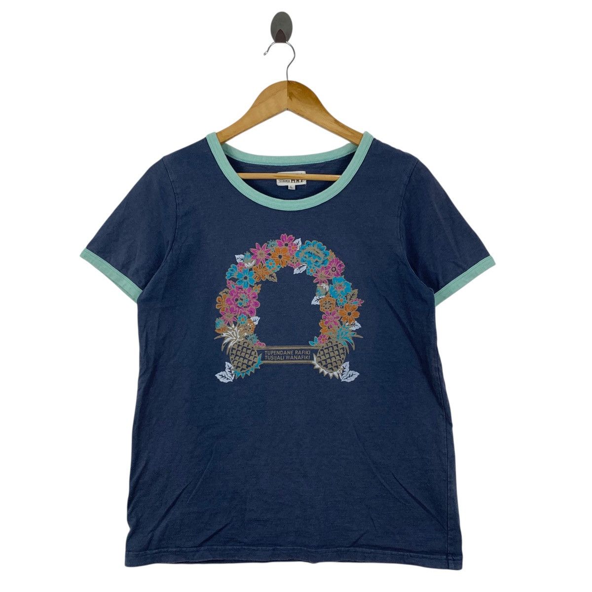 Japanese Brand TITICACA Tupendane Rafiki Hawaii Japanese Brand Tshirt Size US L / EU 52-54 / 3 - 1 Thumbnail