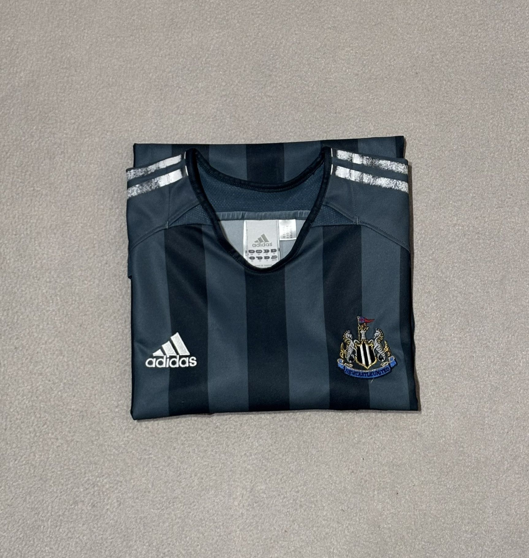 Adidas Newcastle United 2005/2006 Adidas Football Jersey Size M Size US M / EU 48-50 / 2 - 15 Thumbnail