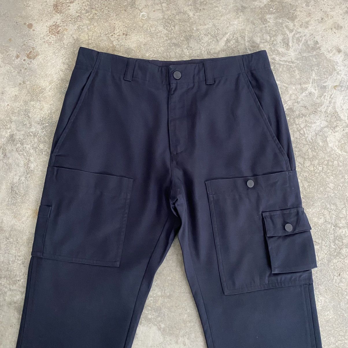 Louis Vuitton FW17 Kim Jones Era Prototype “SAMPLE” Techwear Cargo Pants Size US 33 - 3 Thumbnail