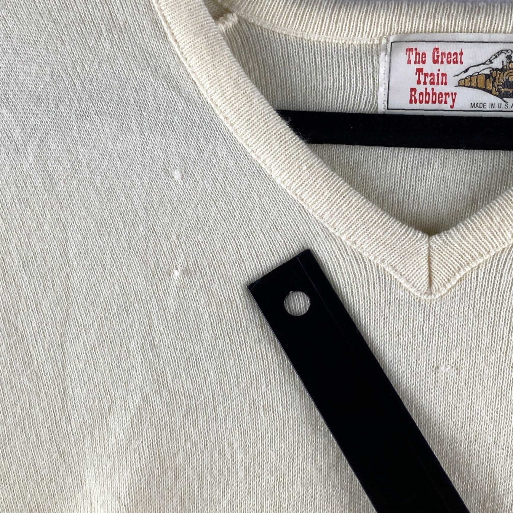 THE GREAT VINTAGE The Great Train Robbery Sweater Womens M Knit Pullover Long Sleeve V-Neck Beige 70s 80s Logo Accents Casual Size M / US 6-8 / IT 42-44 - 5 Thumbnail