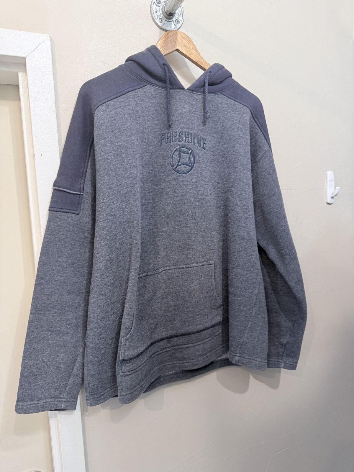 Freshjive 1990s/2000s freshjive hoodie Size US XL / EU 56 / 4 - 1 Thumbnail