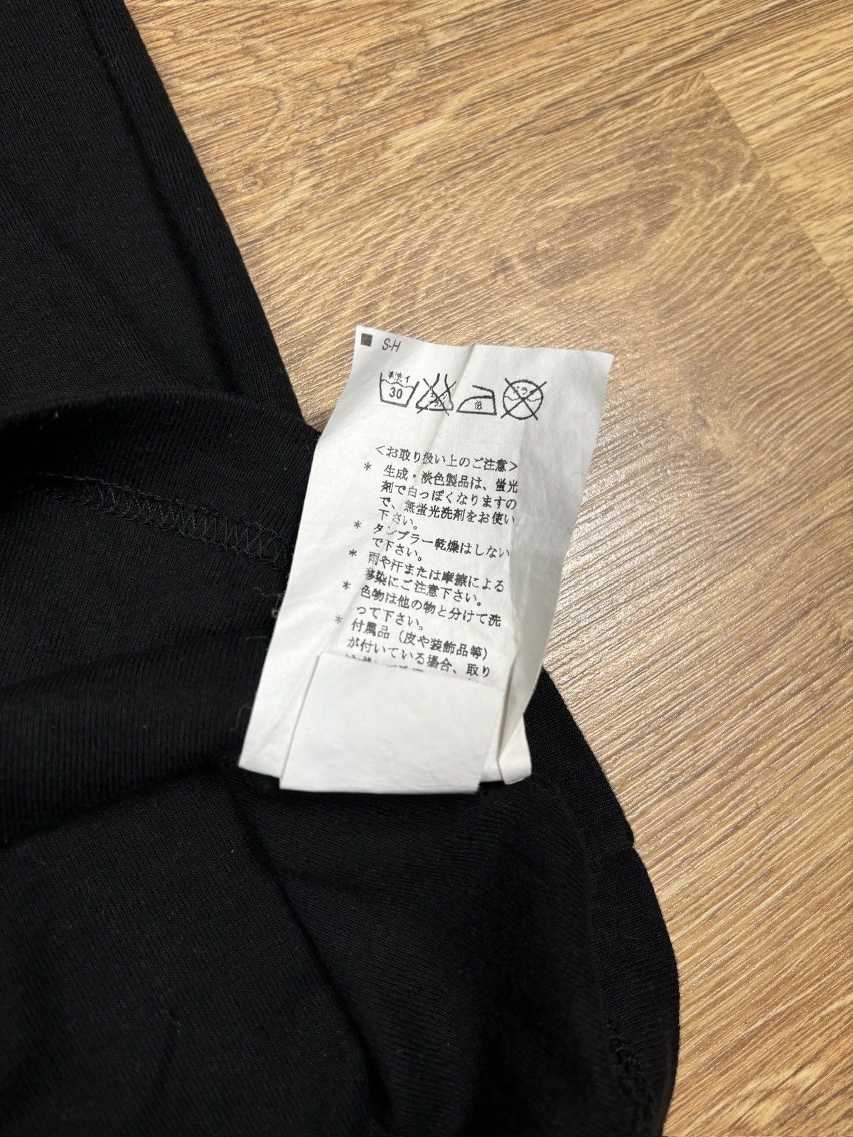 Dolce & Gabbana 2000s Dolce & Gabbana “Russia” Graphic Polo Shirt Size XS / US 0-2 / IT 36-38 - 7 Thumbnail