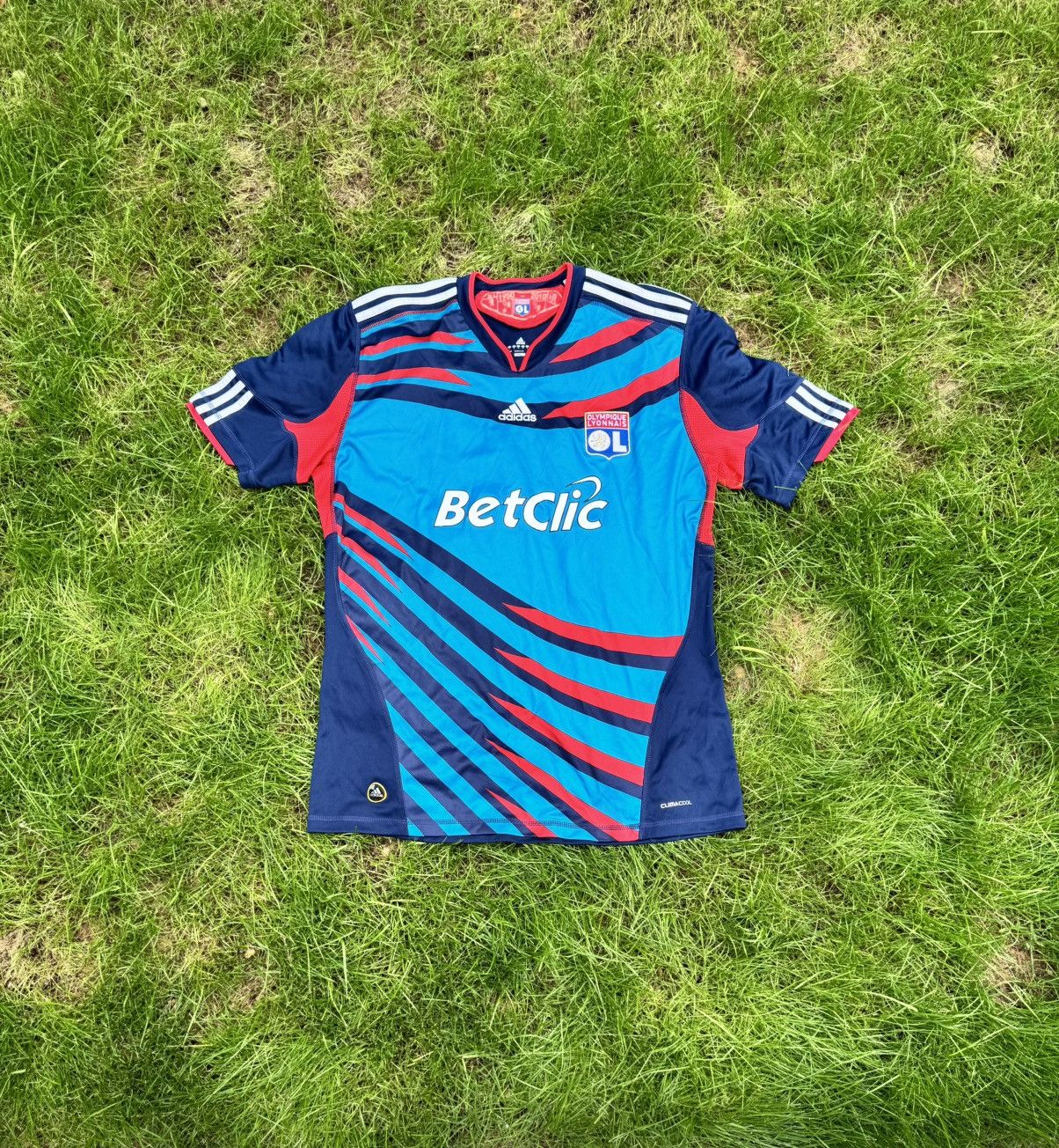 Adidas adidas Olympique Lyonnais 2010-11 third football Size US L / EU 52-54 / 3 - 1 Thumbnail