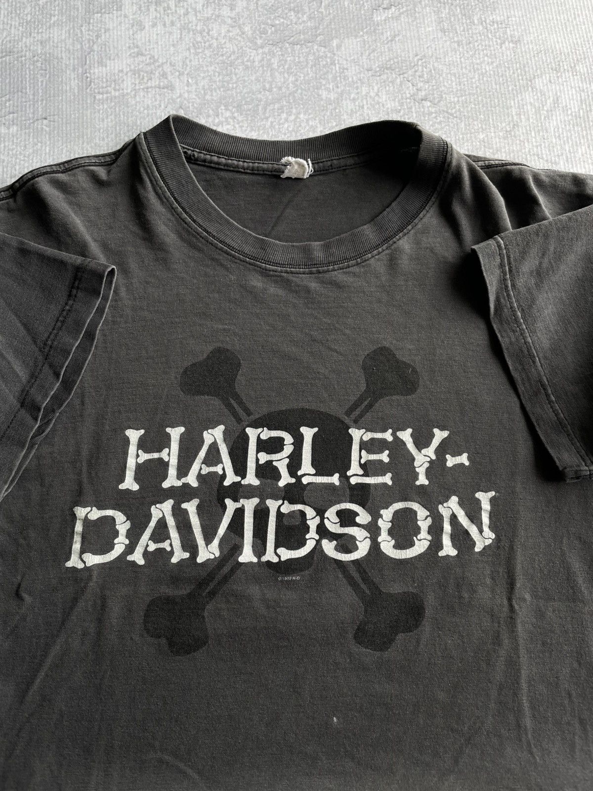 Harley Davidson Vintage 90s Harley Davidson Bones Skull Faded Black T Shirt Size US L / EU 52-54 / 3 - 3 Thumbnail