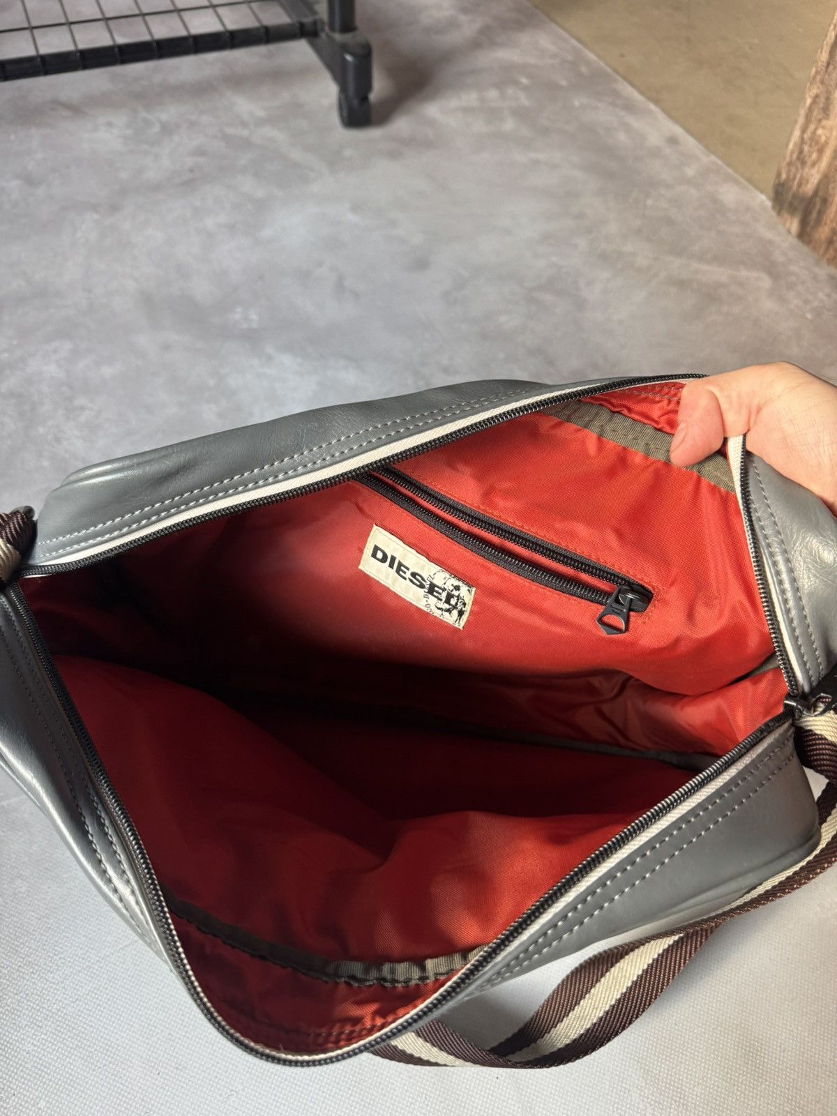 Diesel Vintage Diesel Crossbody Big Logo Y2k Bag Size ONE SIZE - 13 Thumbnail