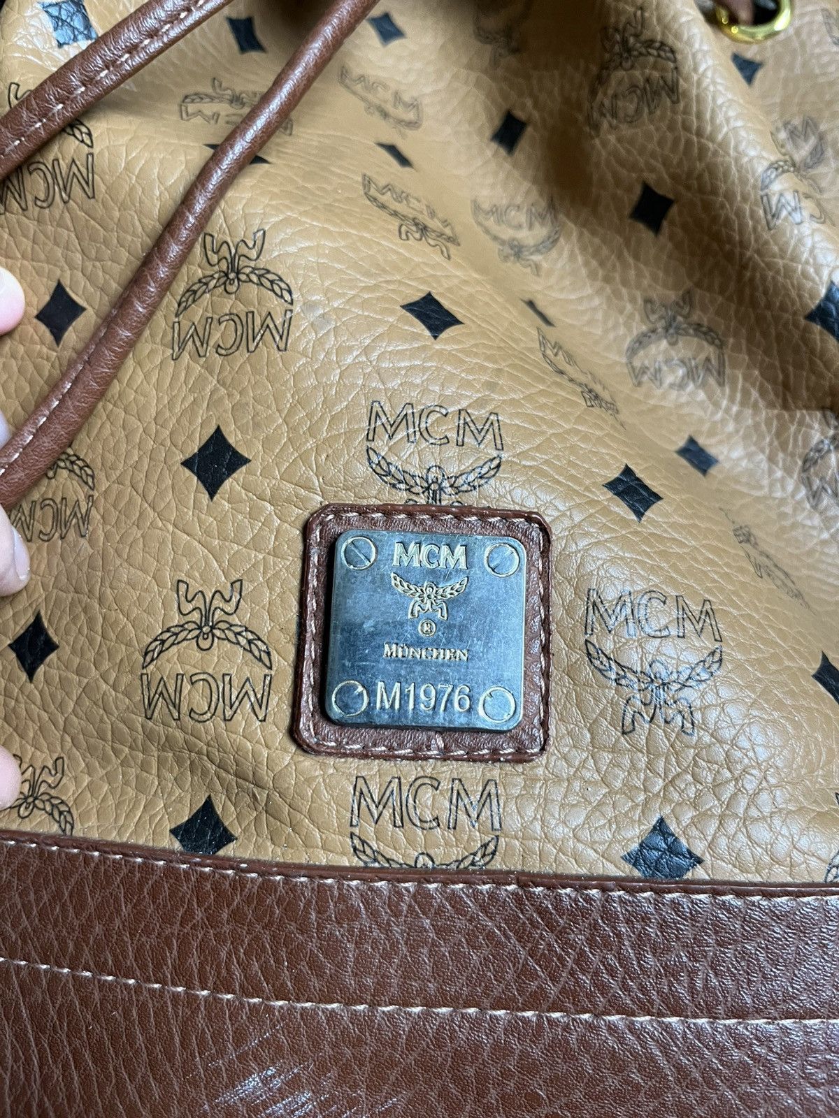 Vintage MCM vintage bootleg bucket bug Size ONE SIZE - 6 Thumbnail