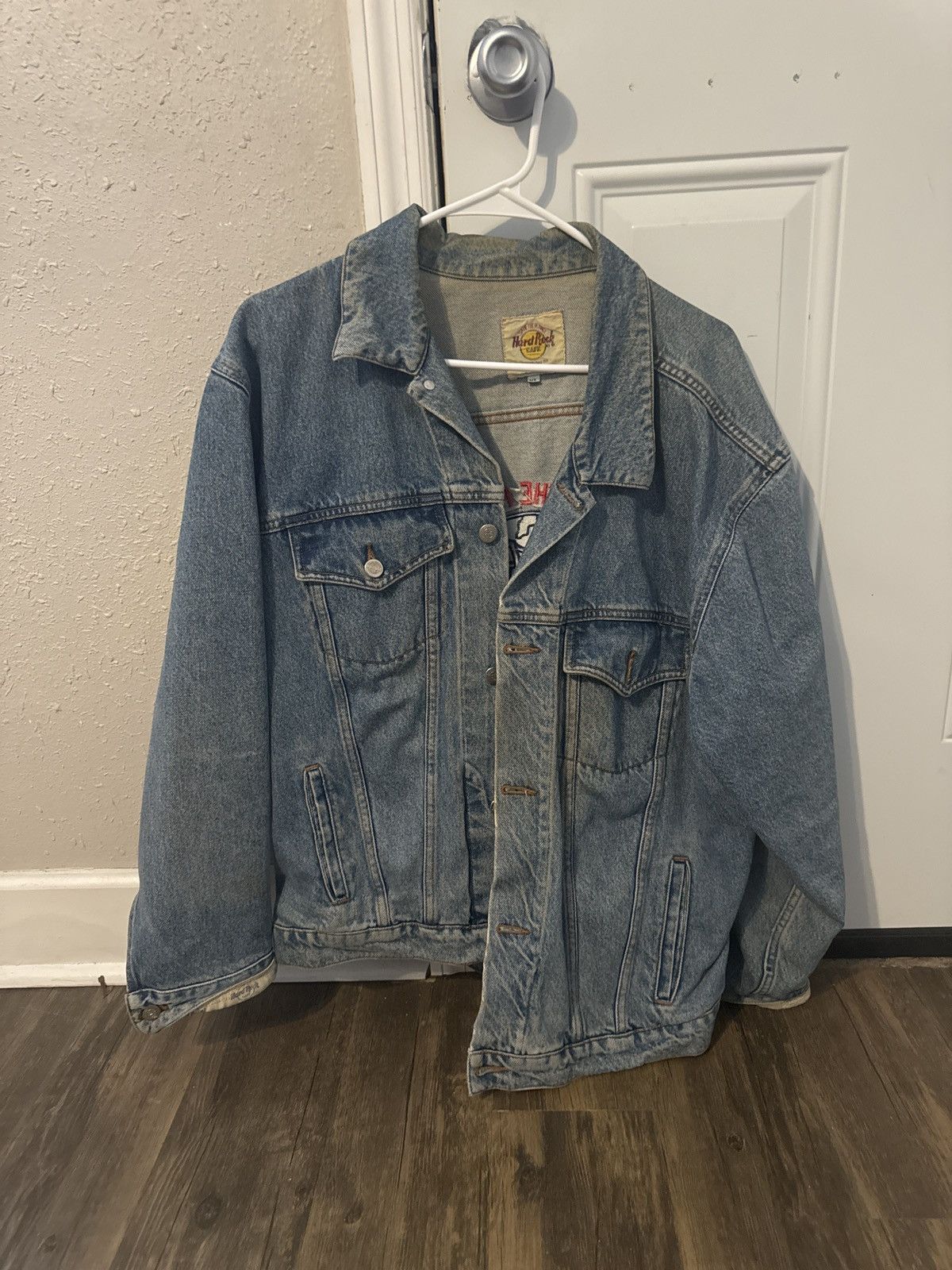 Hard Rock Cafe Vintage hard rock cafe denim jacket logo hype yeezy Size US XL / EU 56 / 4 - 2 Thumbnail