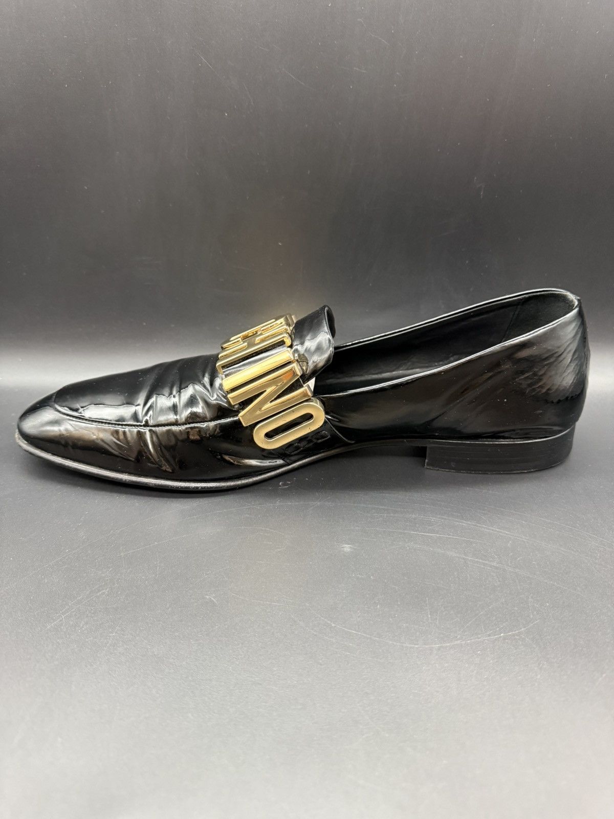 Moschino MOSCHINO Patent Leather Gold Letter Logo Loafers IT 44 US 11 Size US 11 / EU 44 - 6 Thumbnail
