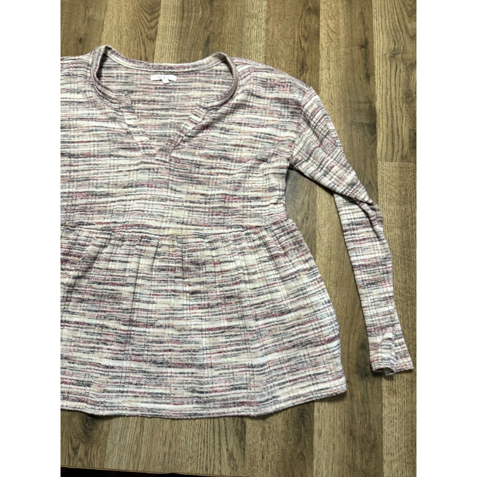 Vintage Maurices Shirt Women's Size Small Gray White Red Long Sleeve V-Neck T-Shirt Casual Modern Knit Regular 95%? Size S / US 4 / IT 40 - 4 Thumbnail