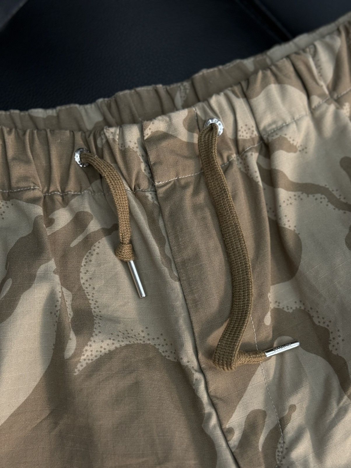 Moncler Moncler Tan Camo Shorts Size (48) 100% Authentic $500 Size US 44 / EU 60 - 3 Thumbnail