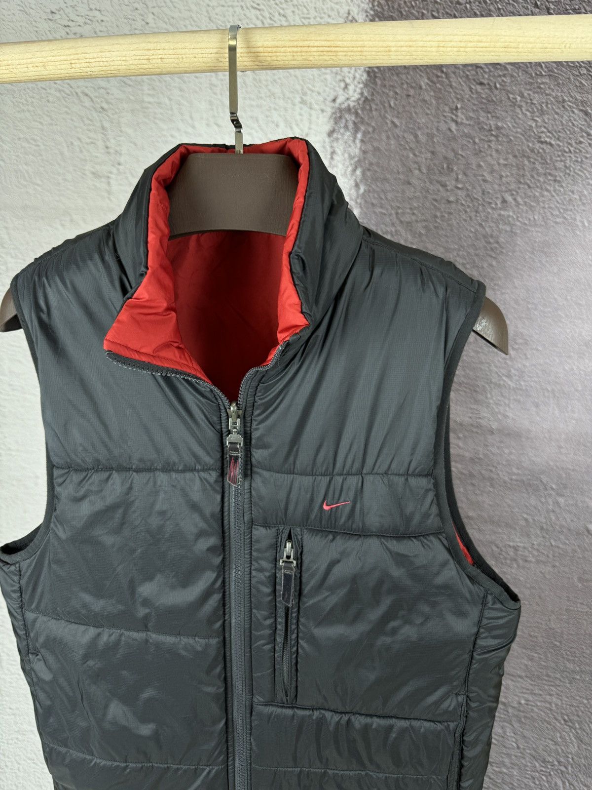 Nike Nike vintage y2k reversible black red nylon quilted vest Size US S / EU 44-46 / 1 - 5 Thumbnail