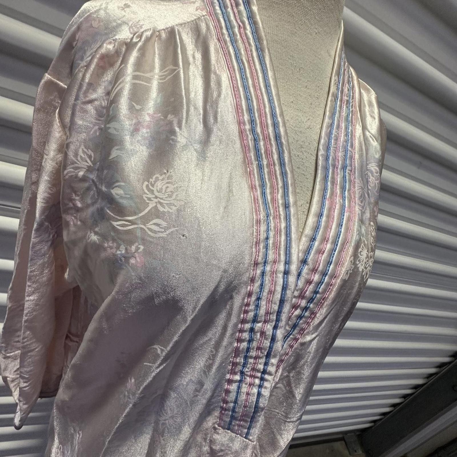 Other Pink and white vintage robe with embroidered details glamour Size ONE SIZE - 2 Thumbnail