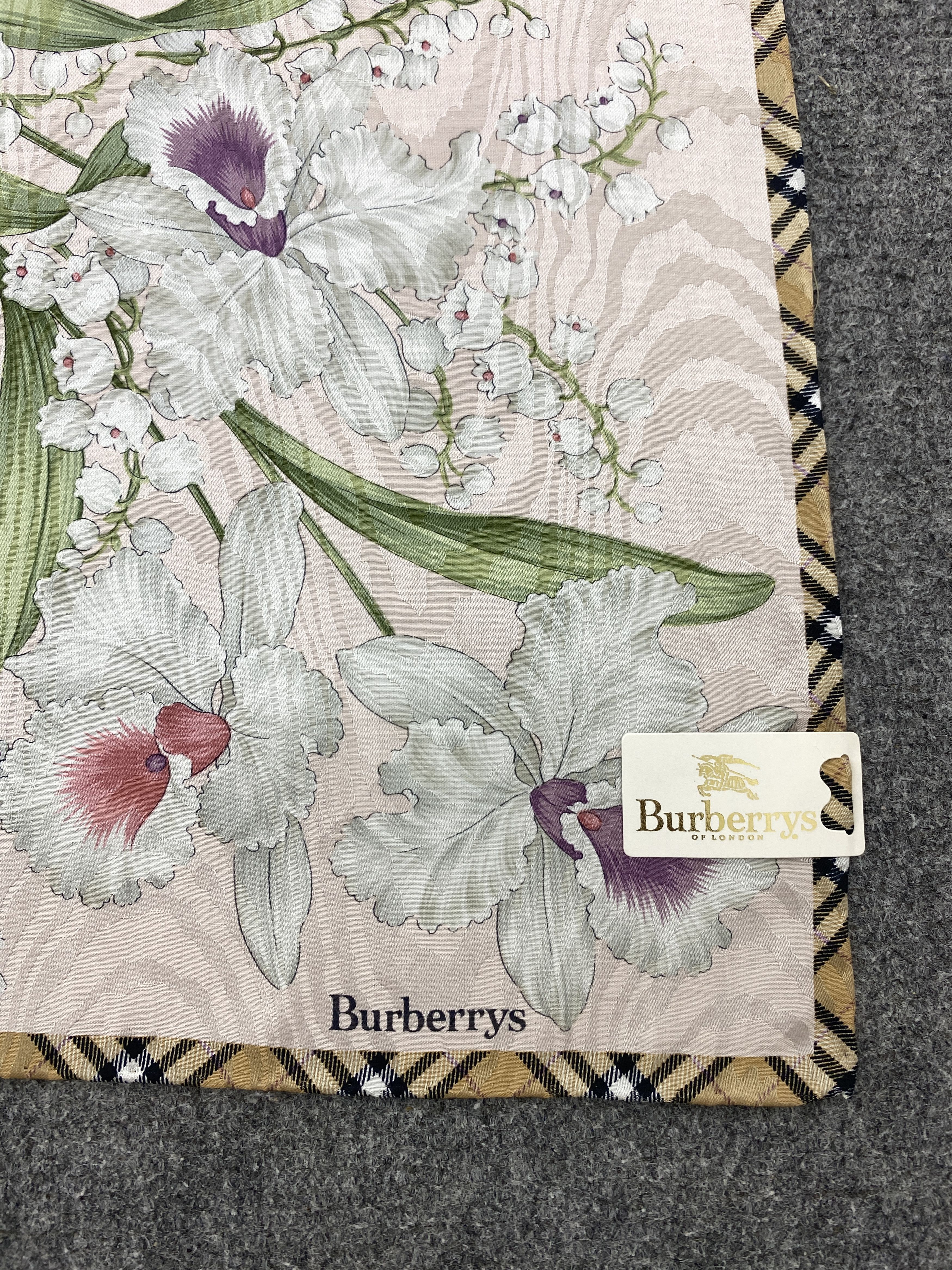 Burberry × Vintage Vintage Burberry Silk Scarf / Foulards / Silk Shawl Size ONE SIZE - 4 Thumbnail