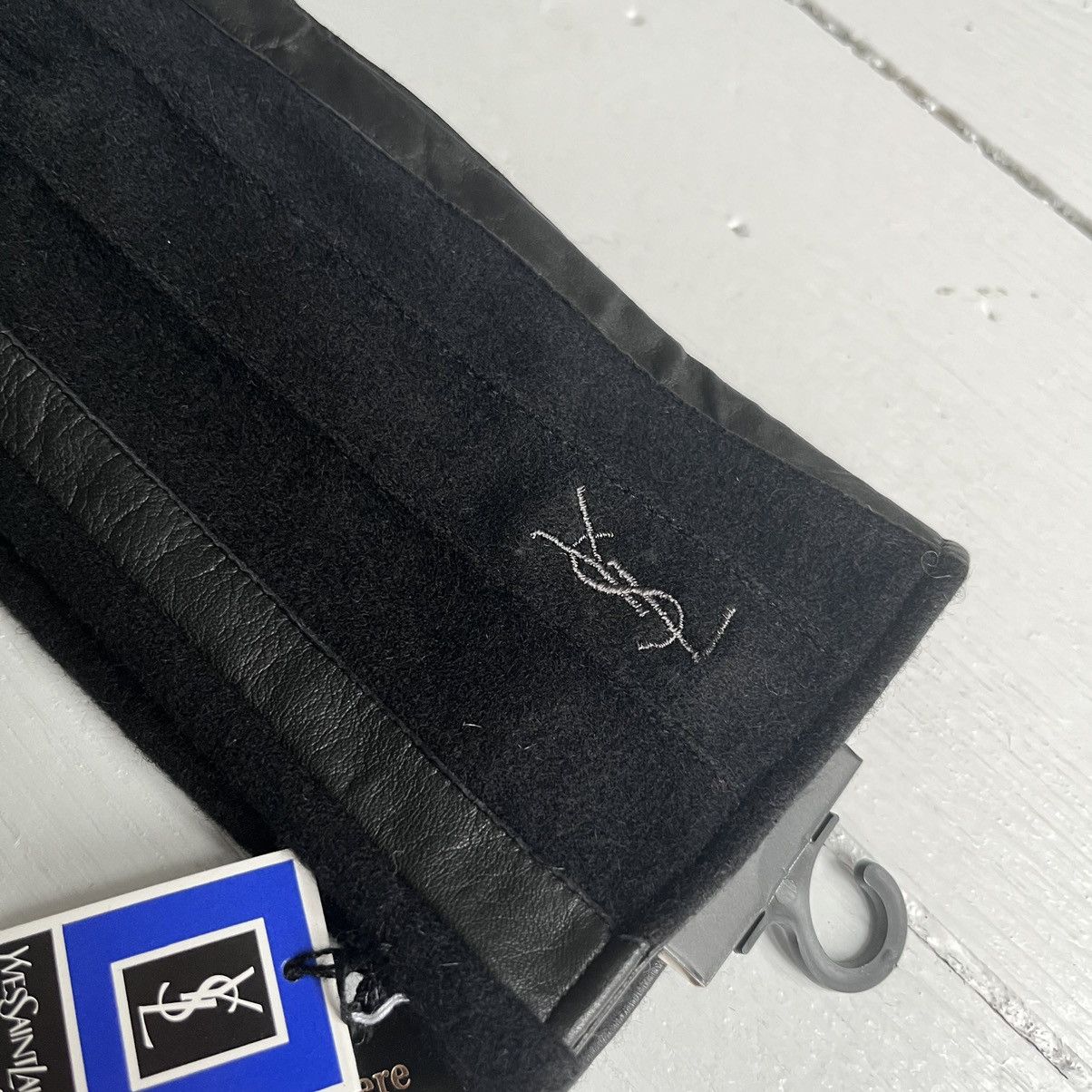 Saint Laurent Paris × Yves Saint Laurent Yves Saint Laurent Gants Cashmere Gloves Womens Size ONE SIZE - 2 Thumbnail