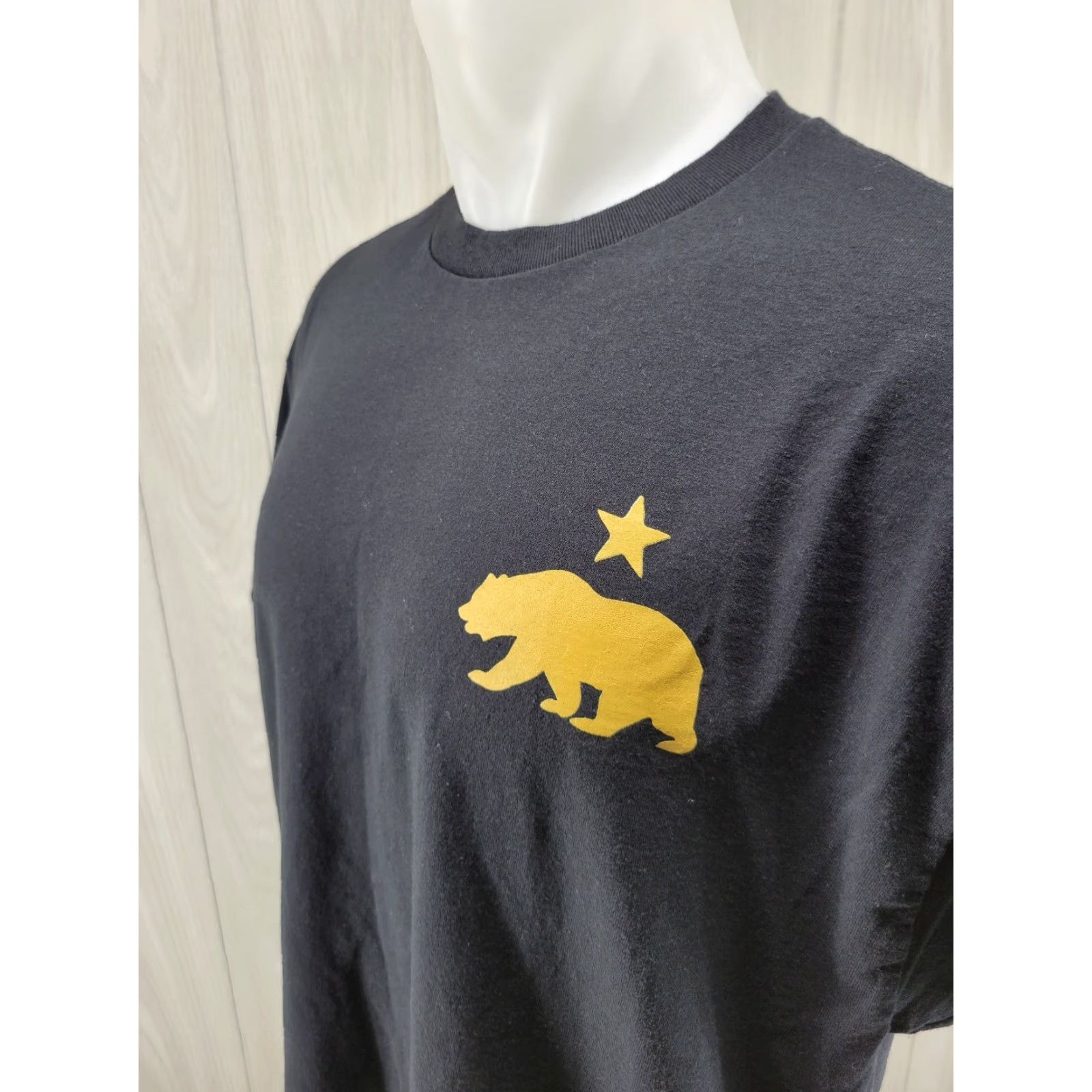 Gildan VINTAGE The Beer Co. Anaheim CA Men's Shirt Black Size XL Size US XL / EU 56 / 4 - 4 Thumbnail