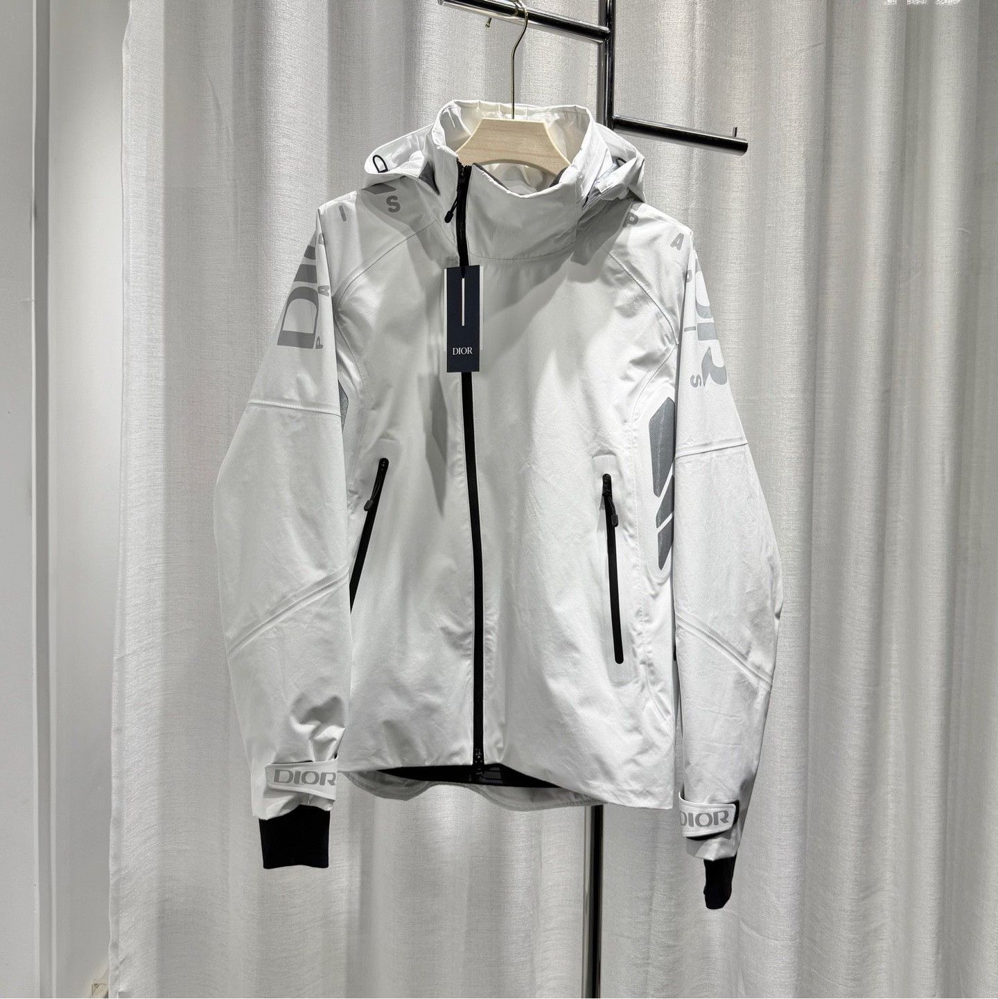 Dior Dior x Descente Reflective Ski Jacket Size 50 Size US M / EU 48-50 / 2 - 1 Thumbnail