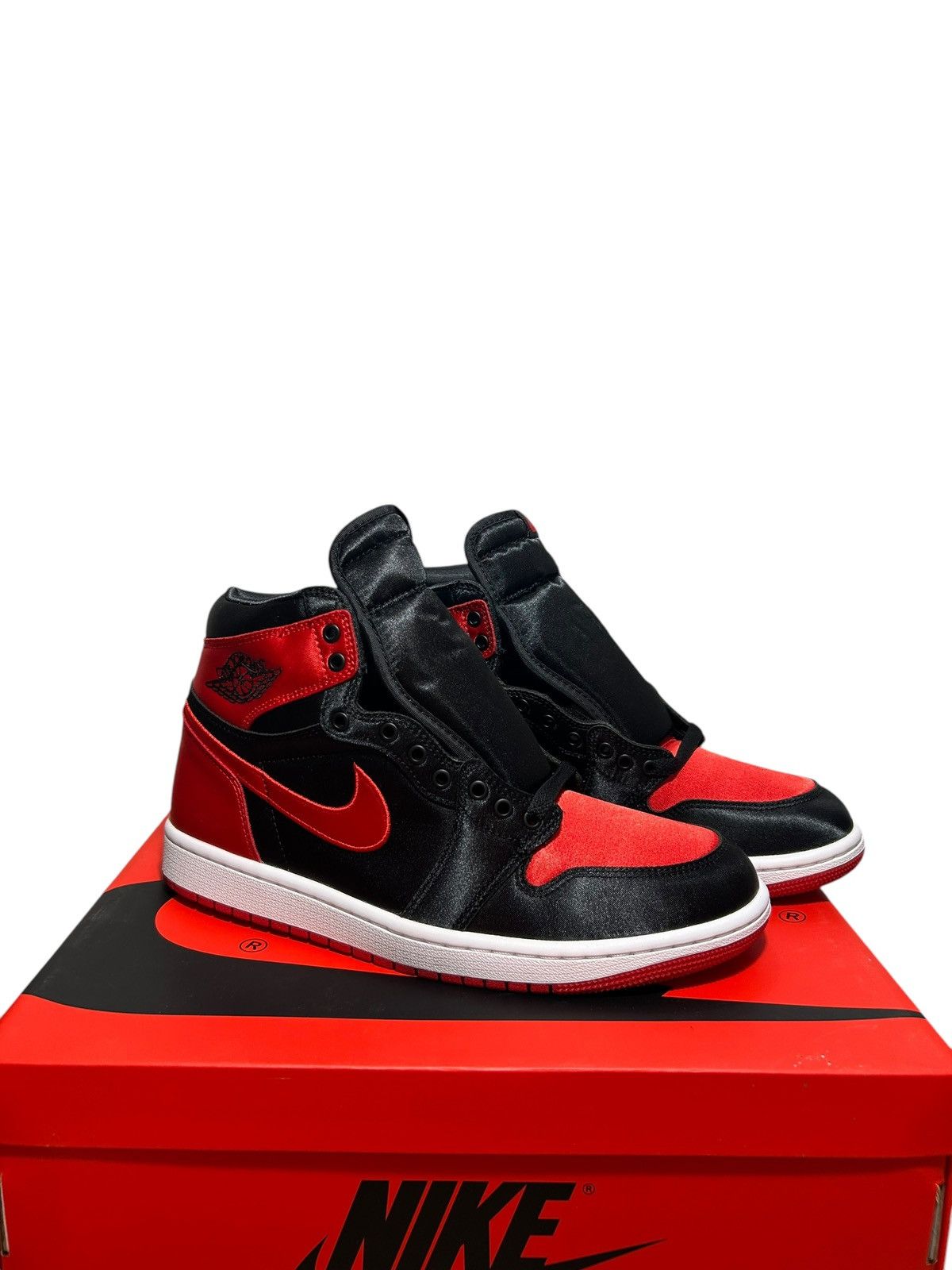 Nike Jordan 1 Retro High OG Satin Bred (W) Size US 10 / IT 40 - 2 Thumbnail
