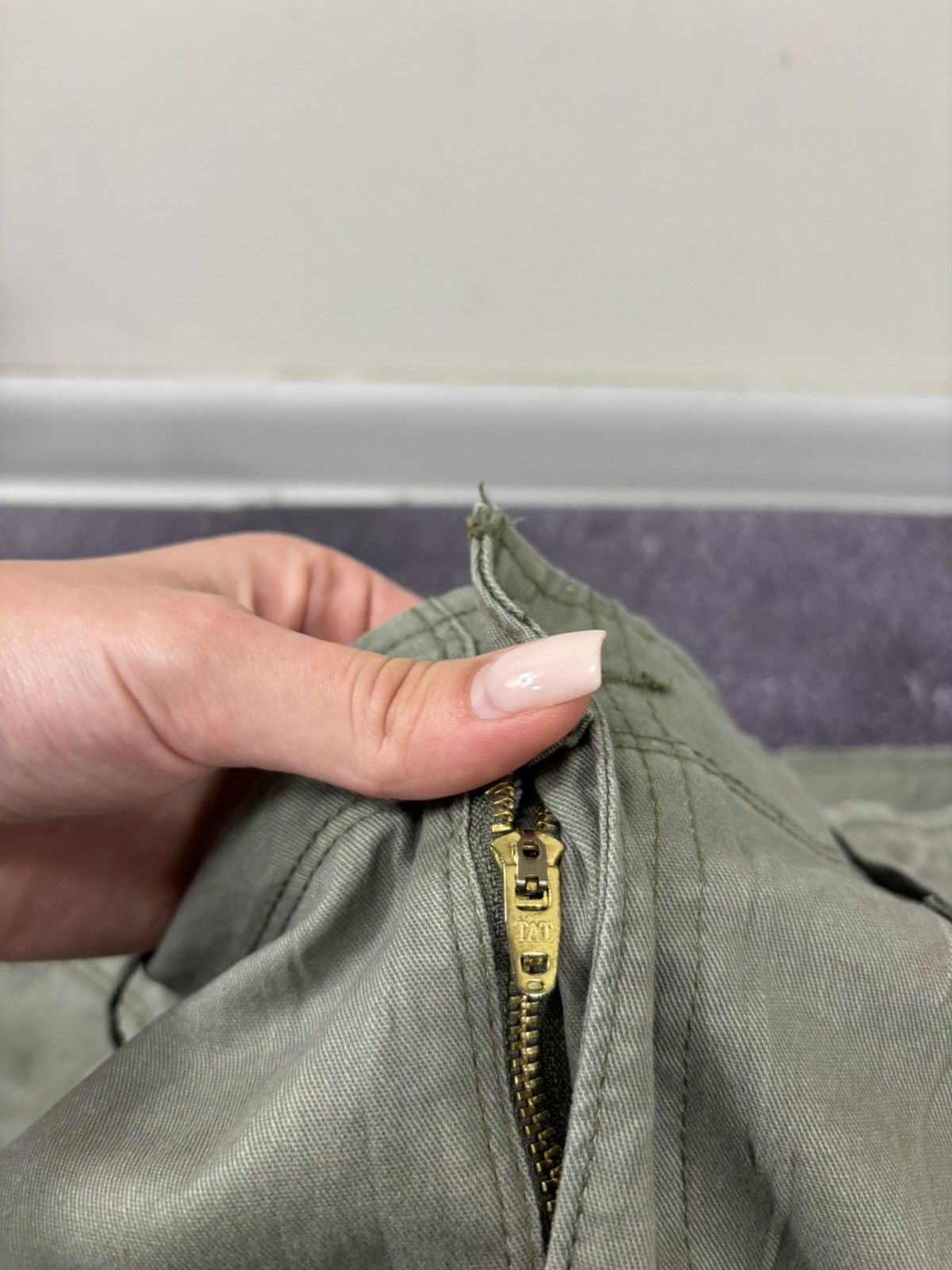 Vintage Vintage Wrangler USA Relaxed Fit Khaki Green Cargo Shorts Size US 38 / EU 54 - 12 Thumbnail