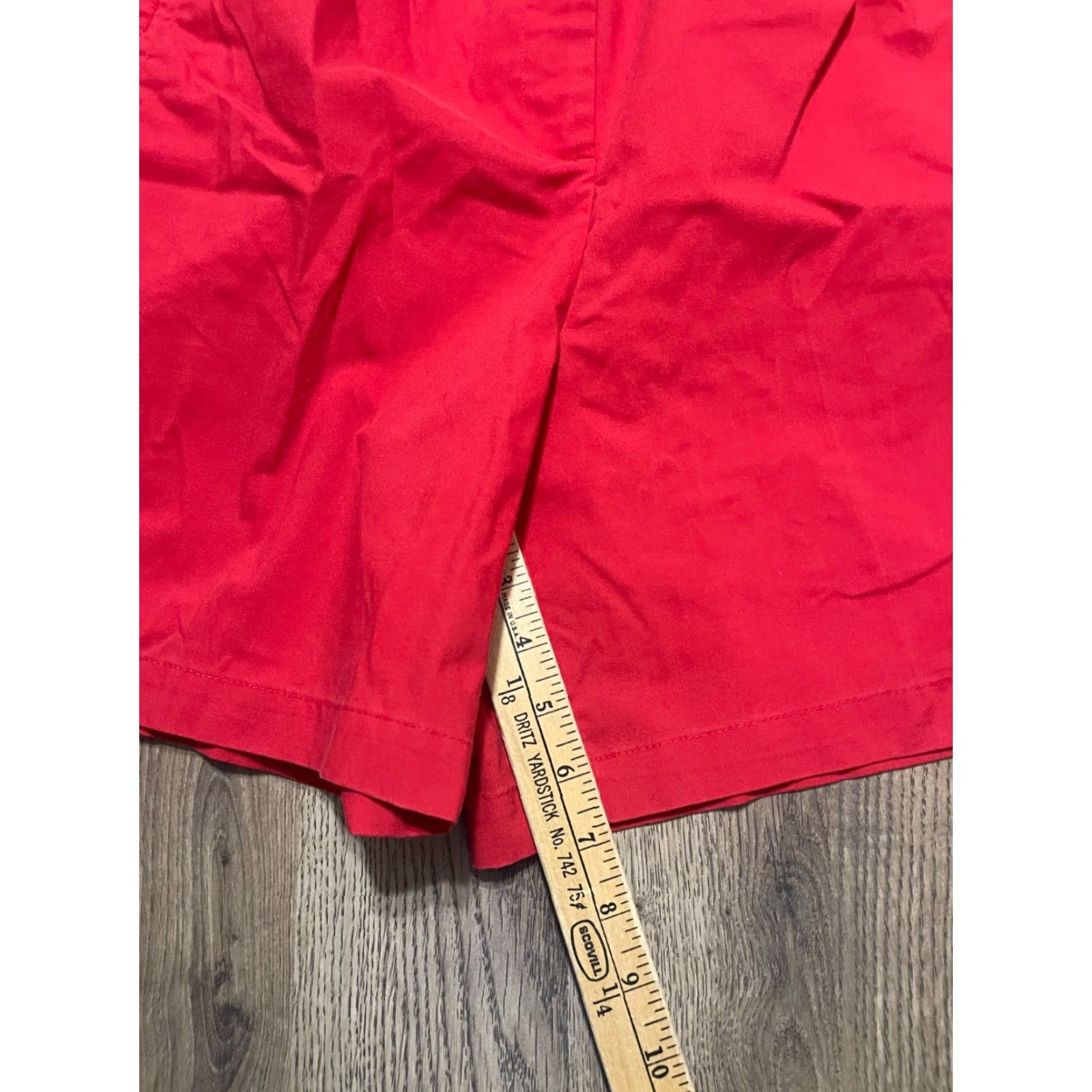 Vintage Karen Scott Shorts Women's Size 10 Red Stretchable Waist Flat Front Casual Chino 7 in Inseam Regular 28 in Waist Size 32" / US 10 / IT 46 - 6 Thumbnail