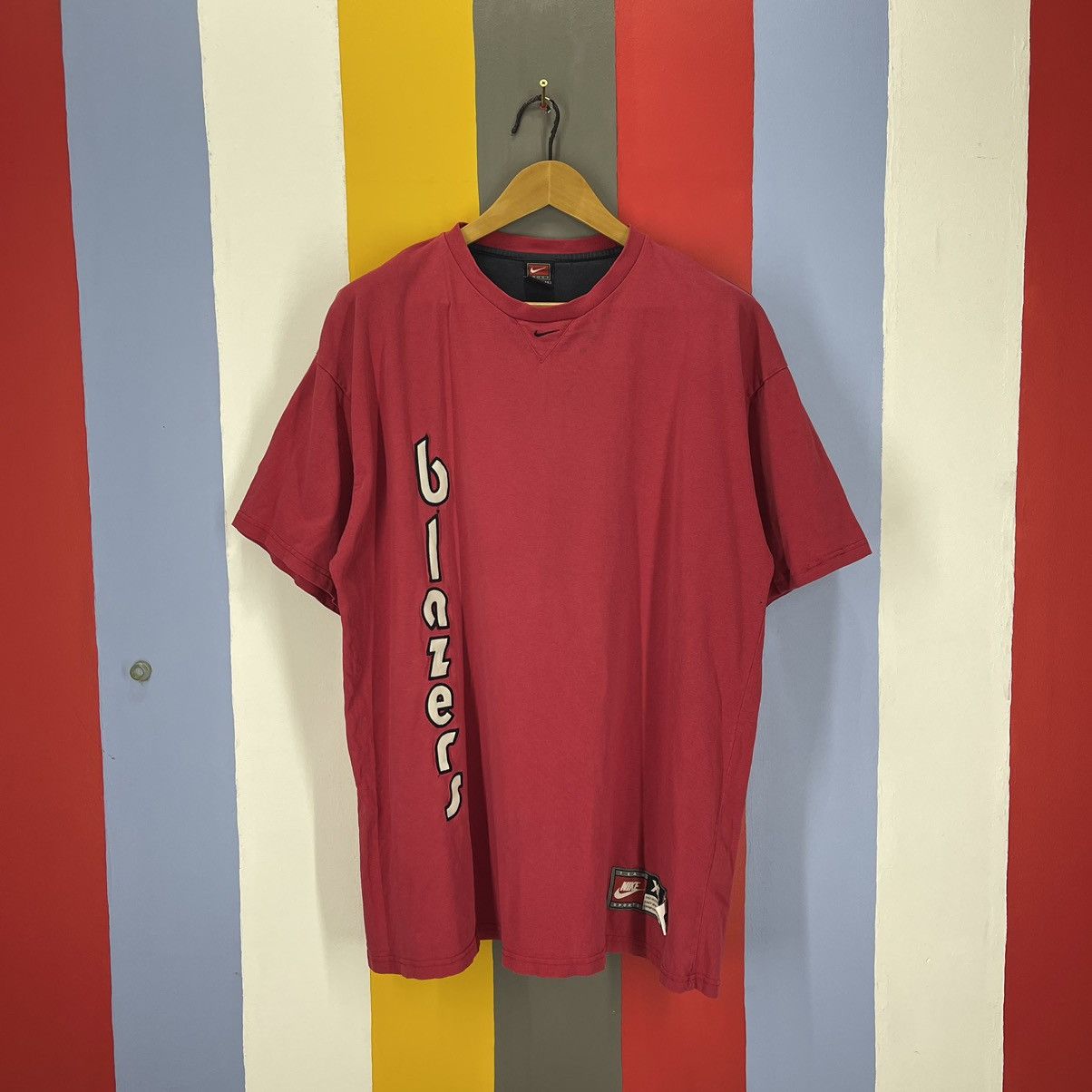 NBA Y2K Vintage BLAZERS by NIKE TEAM Crew Neck T Shirt #1727/06 Size US XL / EU 56 / 4 - 1 Thumbnail