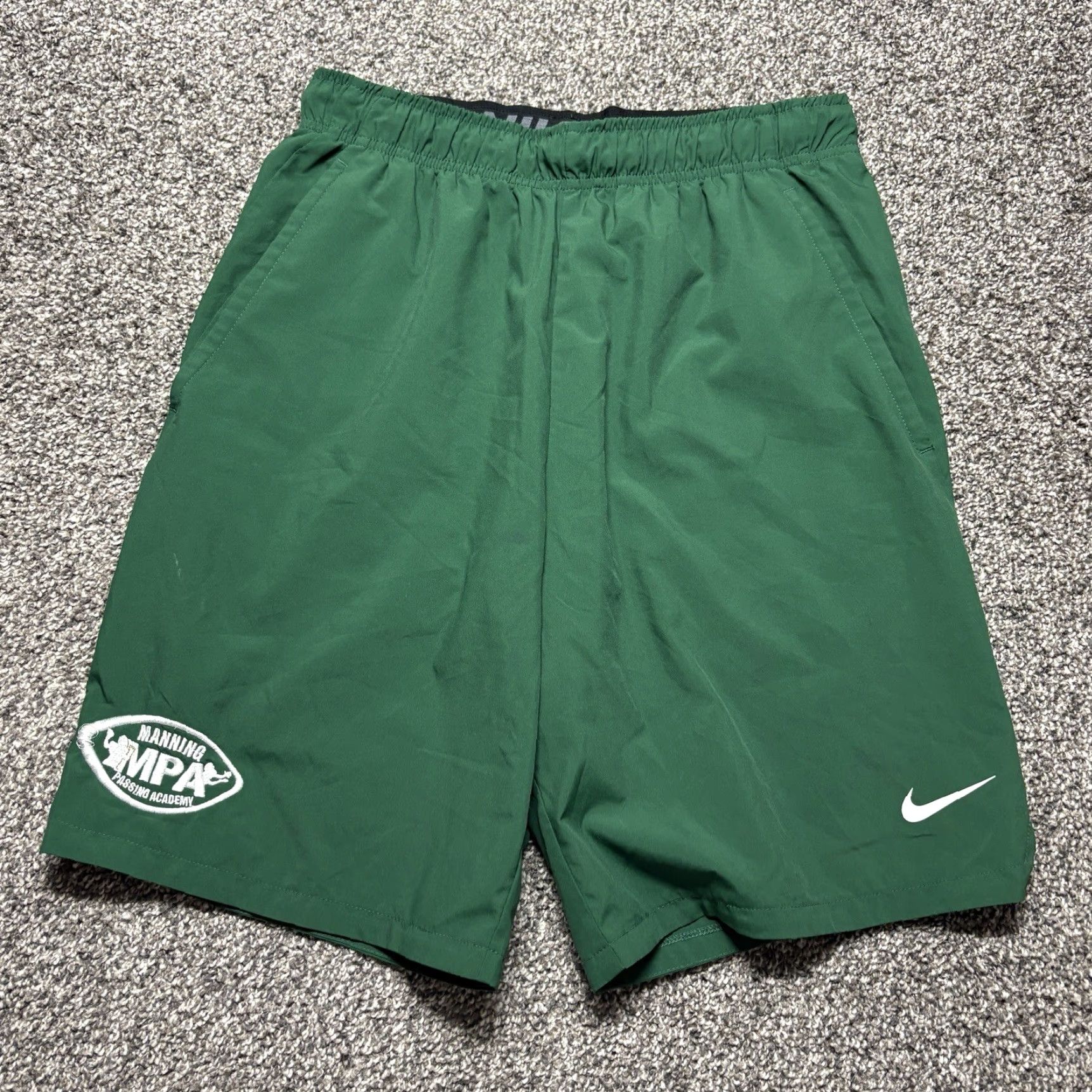 Nike Nike Dri-Fit Shorts Pockets AQ3495 Green Football Training Manning Mens Small Athletic Shorts Size US 29 - 2 Thumbnail