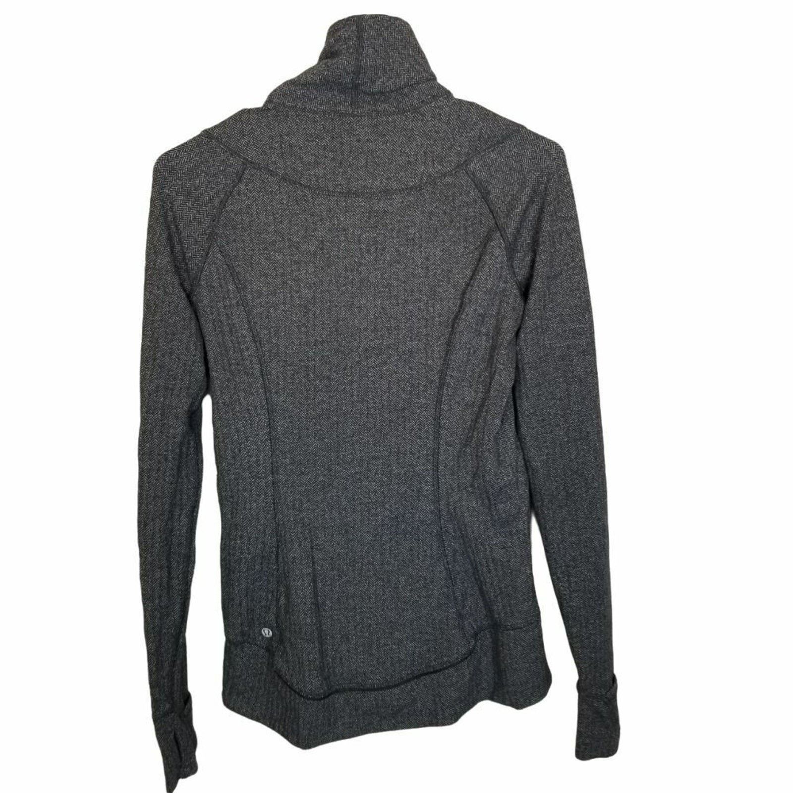 Lululemon Lululemon Women Think Fast Athletic Top 8 Sporty Stretch Gym Size M / US 6-8 / IT 42-44 - 9 Thumbnail