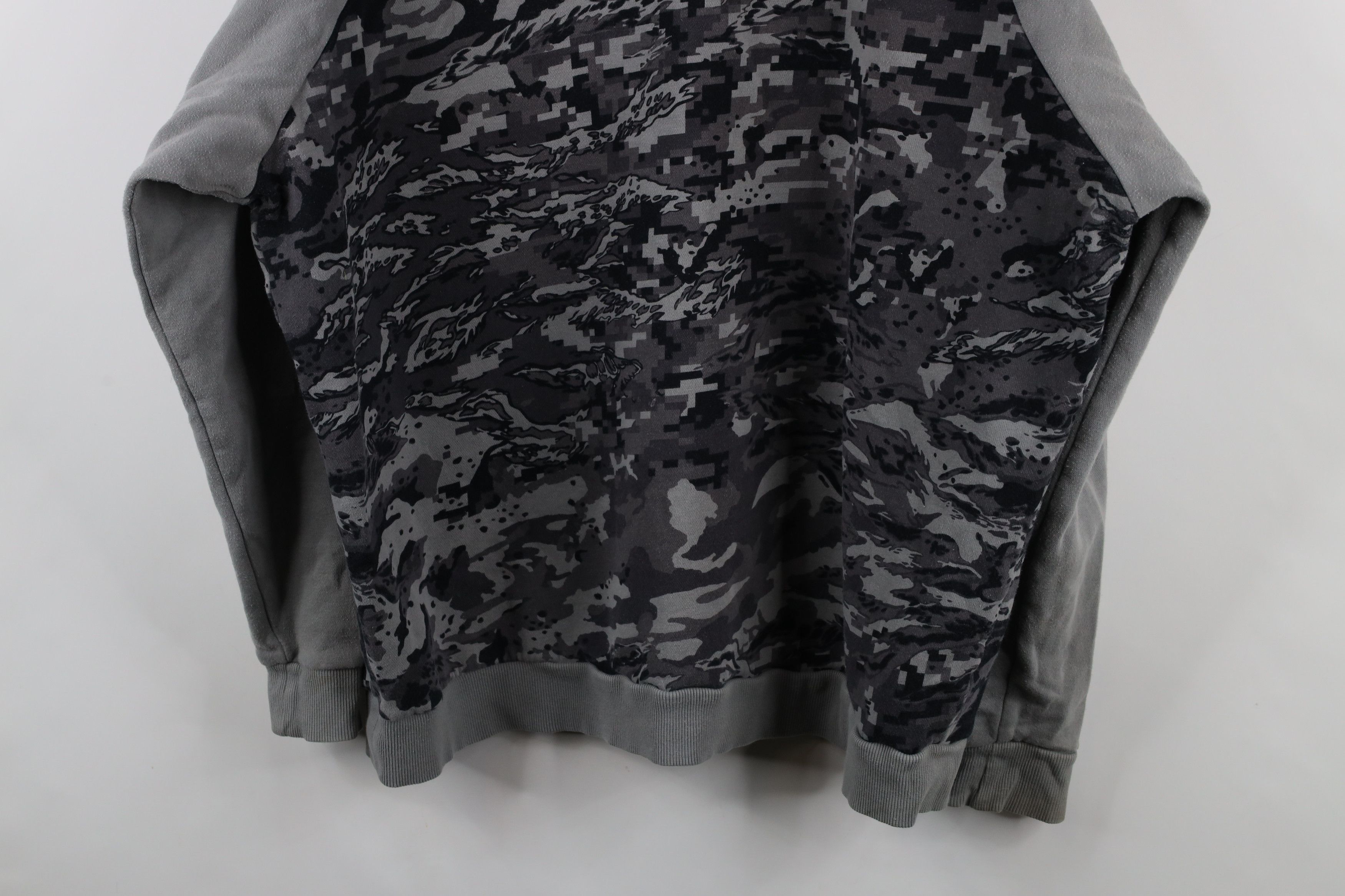 Under Armour × Vintage Under Armour Distressed Spell Camouflage Hoodie Sweatshirt Size US XXL / EU 58 / 5 - 13 Thumbnail