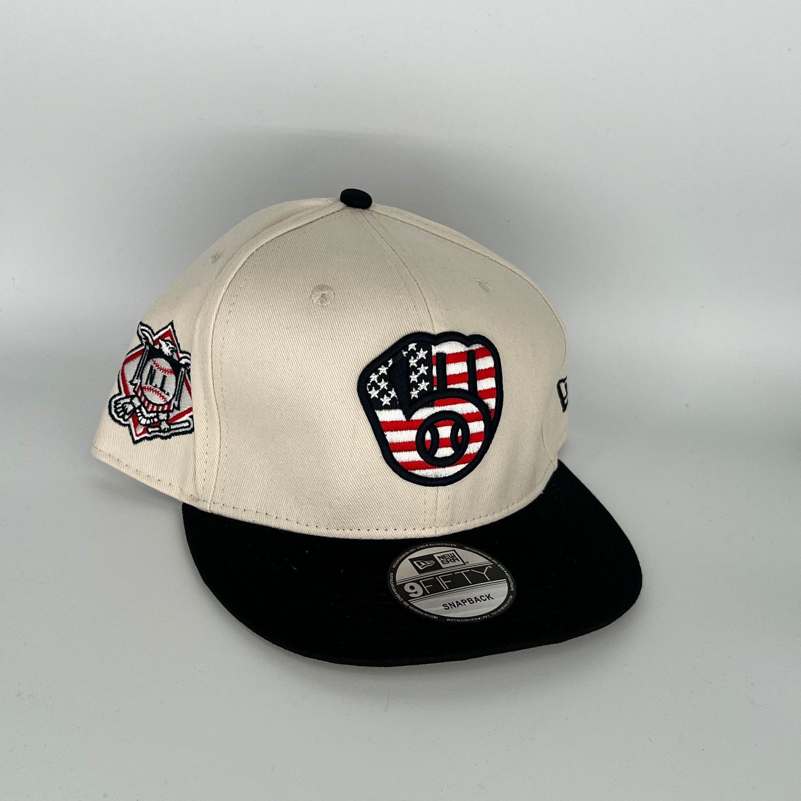 New Era White Black Milwaukee Brewers N.L. Side Patch New Era MLB Size ONE SIZE - 1 Thumbnail