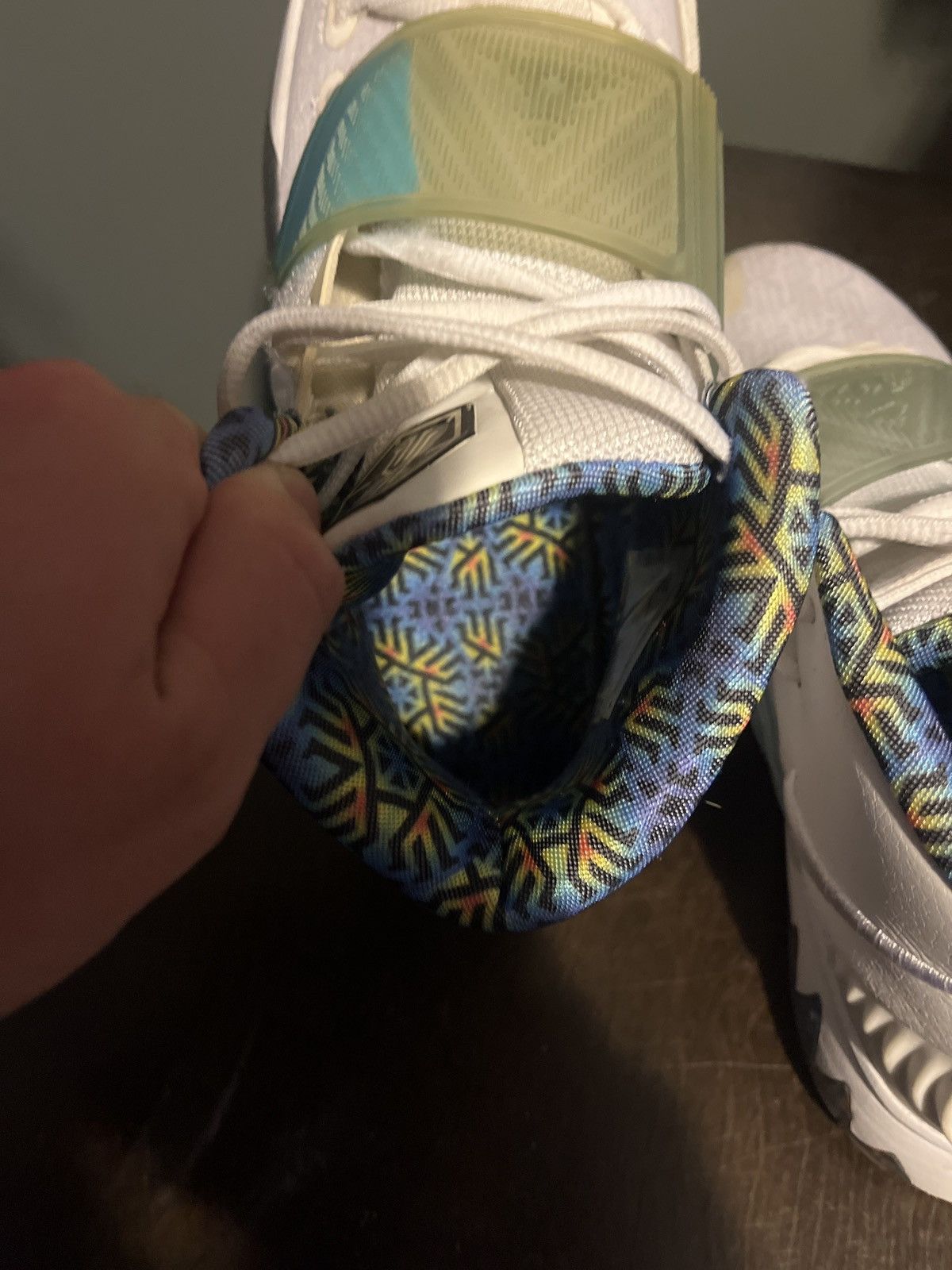 Nike Kyrie 6 White Sapphire Size US 6 / EU 39 - 7 Thumbnail