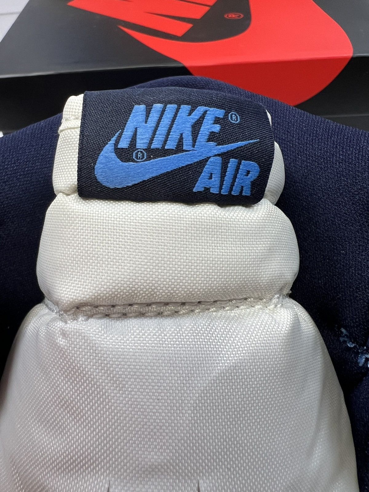 Jordan Brand Nike Retro Air Jordan Obsidian Obsidians UNC Navy Blue 1s 1 Size US 11 / EU 44 - 7 Thumbnail