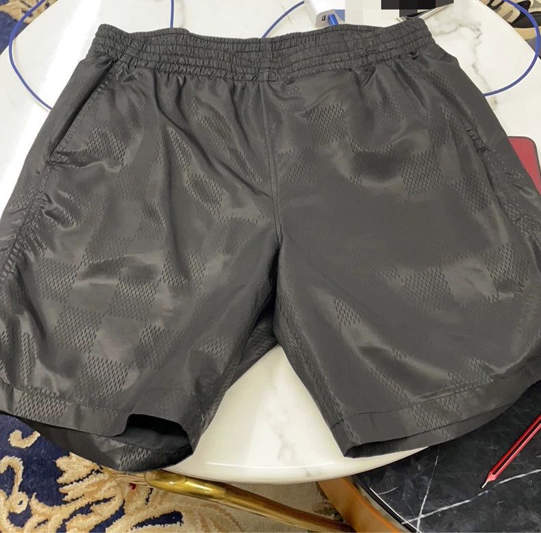 Louis Vuitton Louis Vuitton size m SS25 25 Early Spring Solid Elastic Tr Size US 30 / EU 46 - 1 Thumbnail