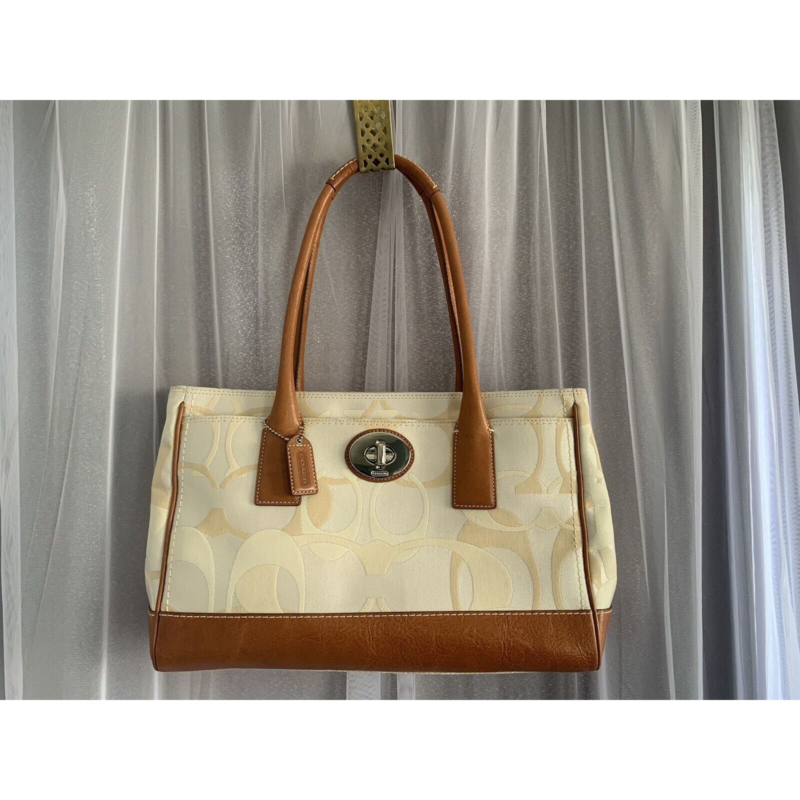 Coach Coach Cream Canvas Leather Handbag 11821 Feet Made Jan 2008 Size ONE SIZE - 19 Thumbnail