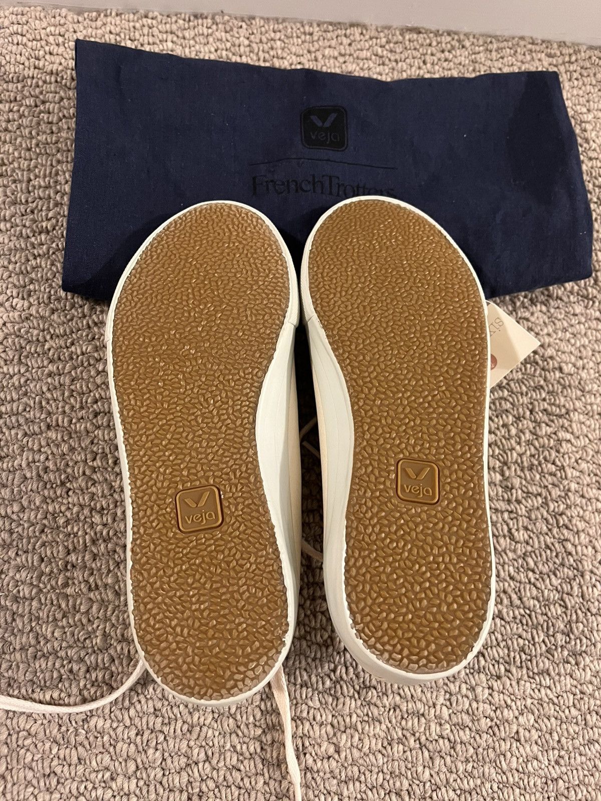 FrenchTrotters French trotters x Veja Sneakers Size US 7 / EU 40 - 4 Thumbnail