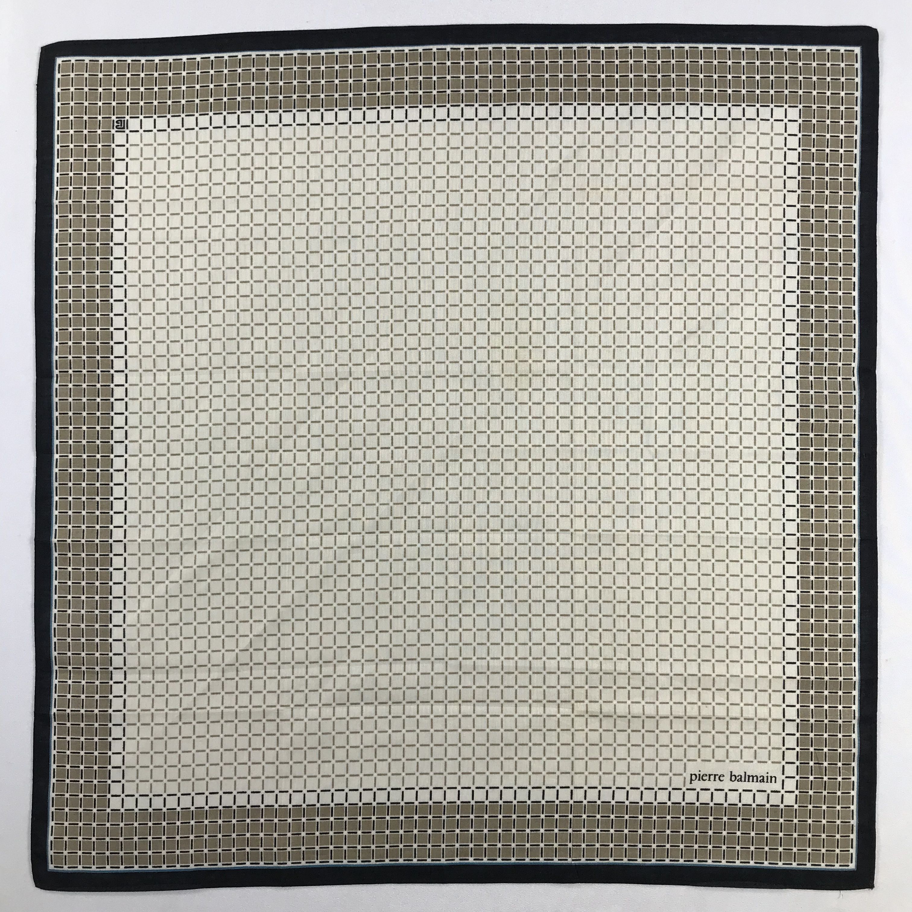 Pierre Balmain Pierre Balmain Handkerchief / Bandana / Neckerchief C532 Size ONE SIZE - 3 Thumbnail