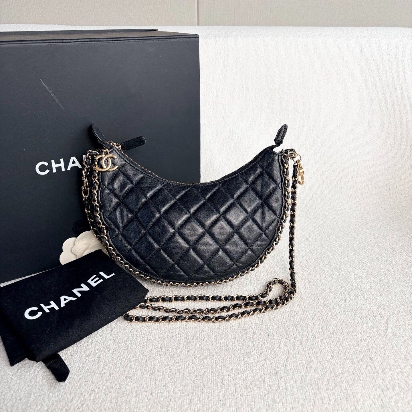 Chanel Pre-loved Bag Very good condition Size ONE SIZE - 1 Thumbnail