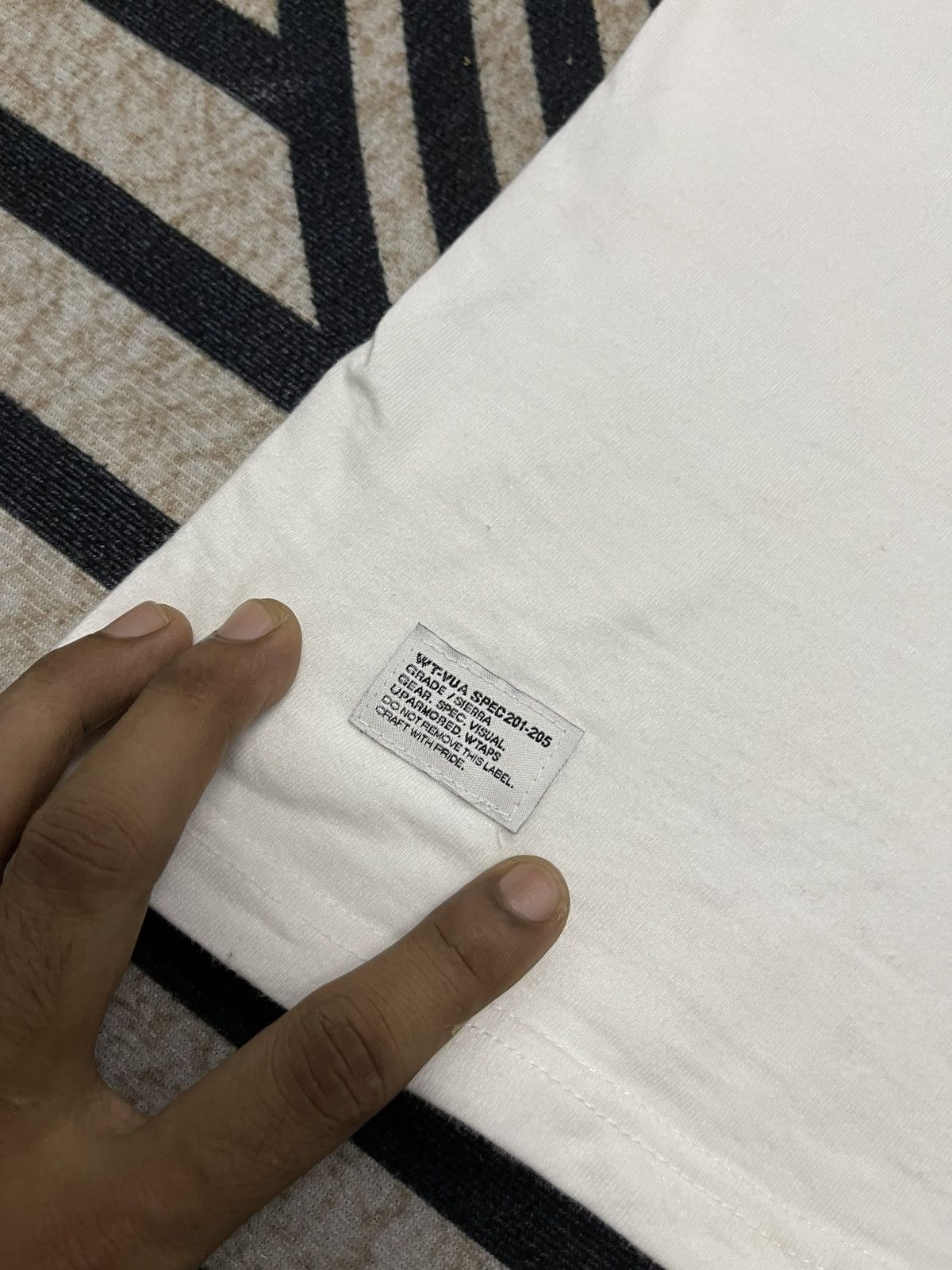 Wtaps 2000s WTAPS V-UPARMORED 76 WHITE TEES Size US S / EU 44-46 / 1 - 5 Thumbnail