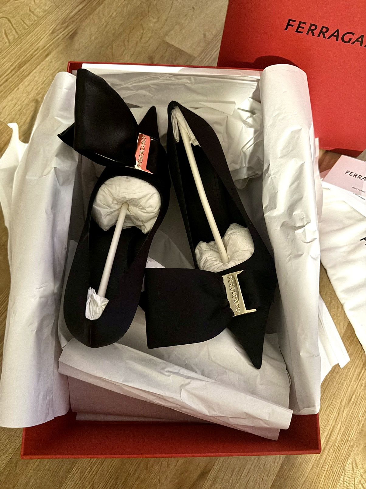 Salvatore Ferragamo Erica X5 Satin Pump Size US 7 / IT 37 - 5 Thumbnail