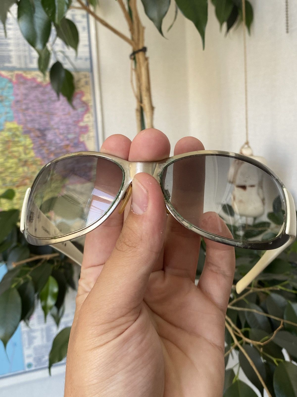 Chanel Chanel sunglasses white/grey authentic Size ONE SIZE - 2 Thumbnail