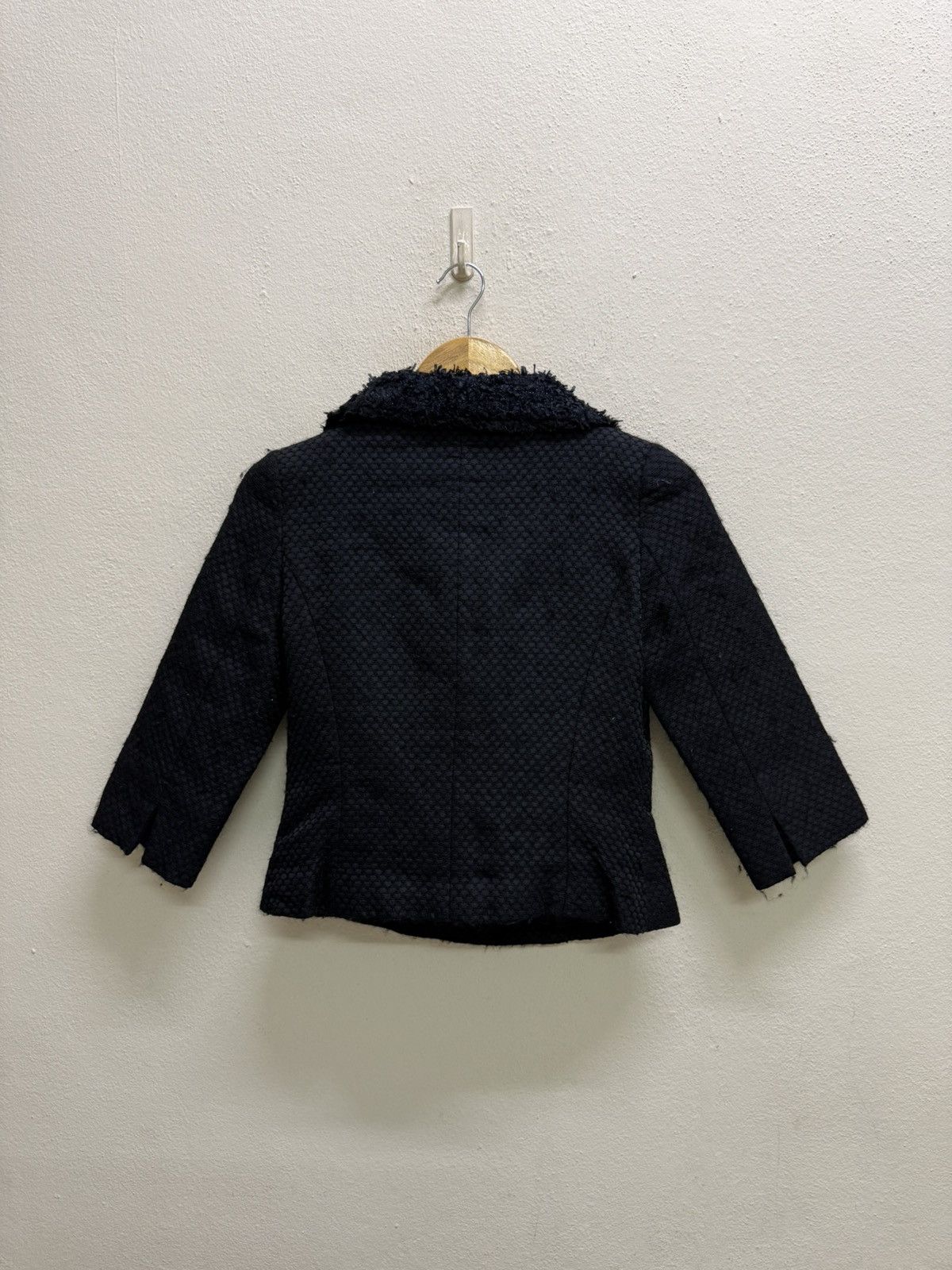 Balmain BALMAIN BLACK TEXTURED JACKET FUR COLLAR THREE QUARTER SLEVE Size XS / US 0-2 / IT 36-38 - 22 Thumbnail